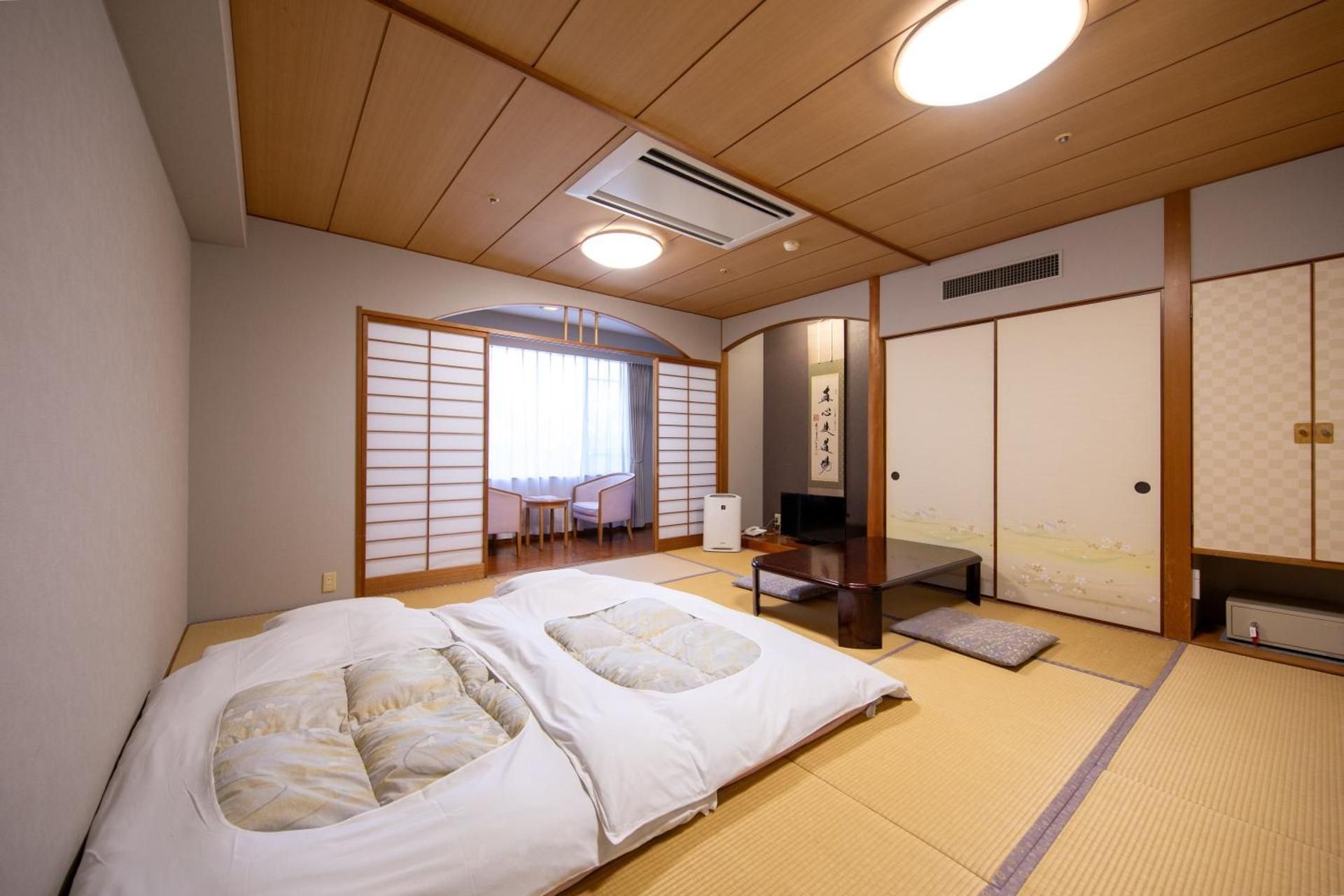 Mount Yufu View Japanese Style Room with 12 Tatami