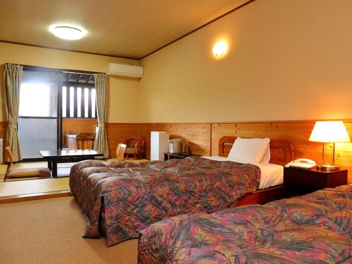 Japanese-Western Style Room with Open-Air Bath