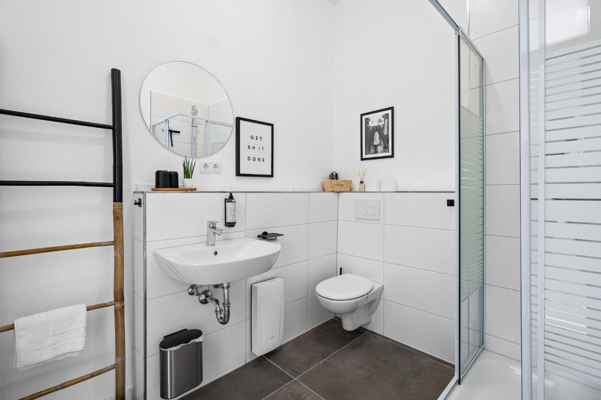 Studio Apartment