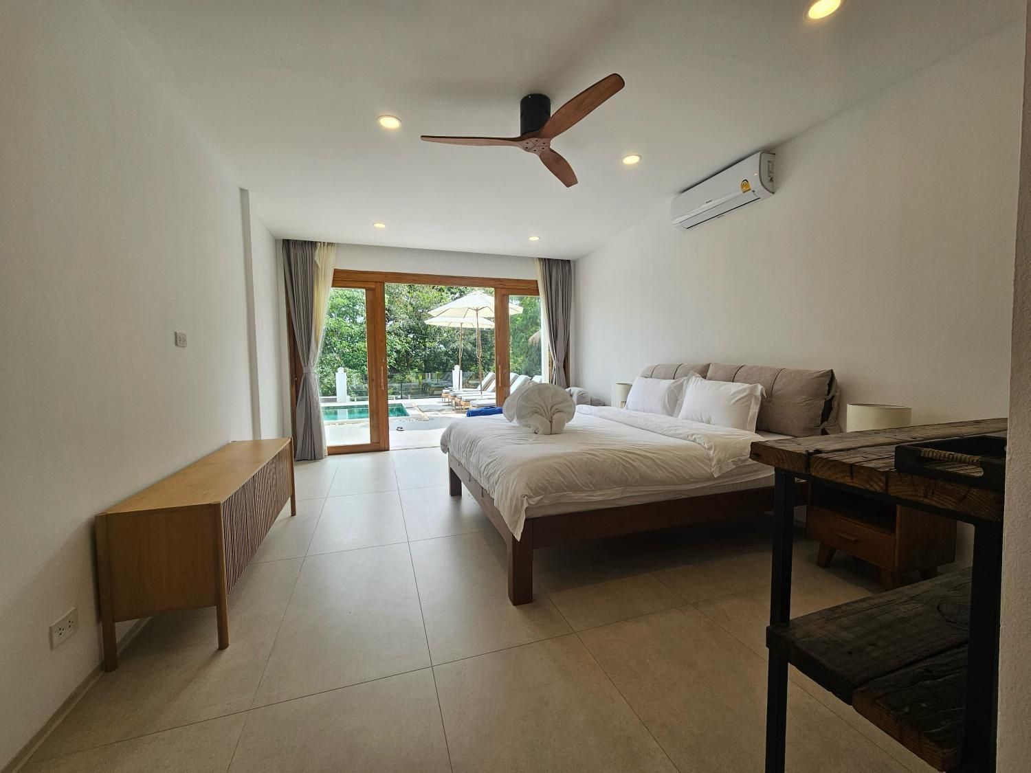 Apartment with Balcony