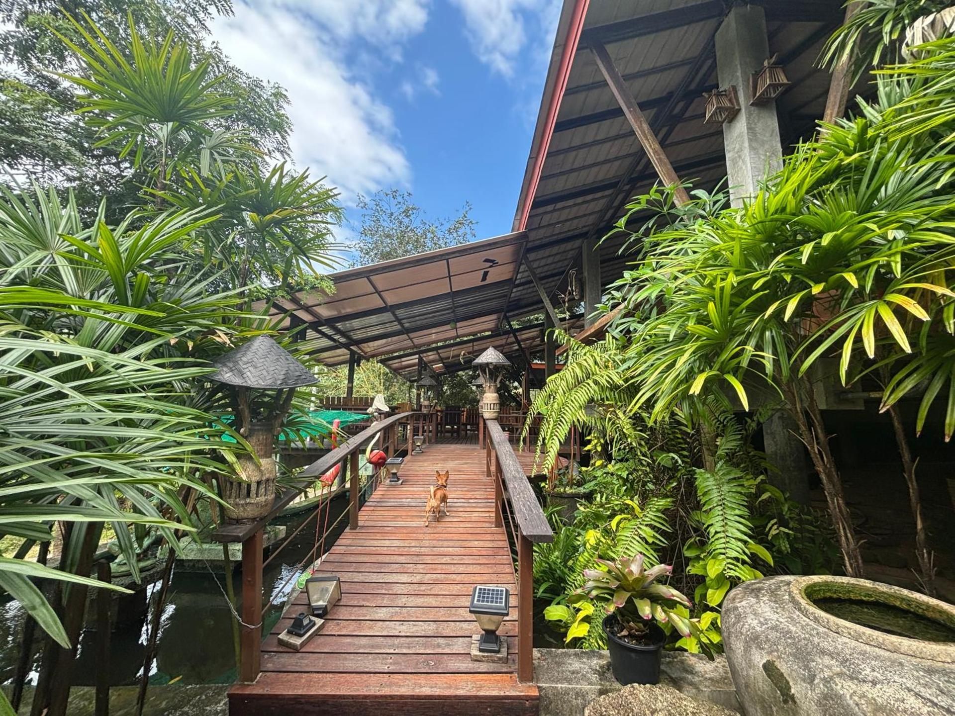 ลาดวานร รีสอร์ท สมุย Laadwaanorn Resort Samui