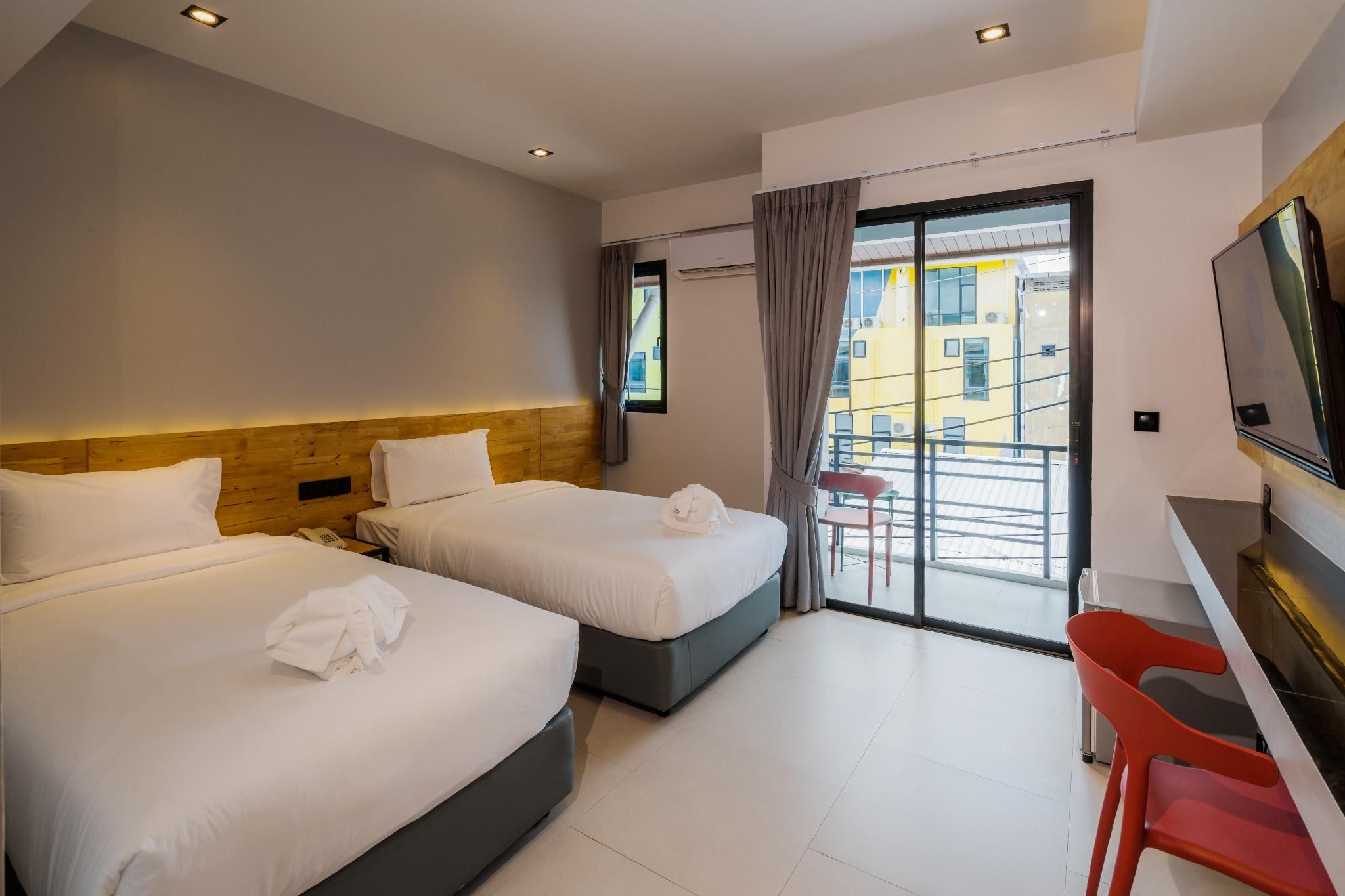 Twin Room with Balcony