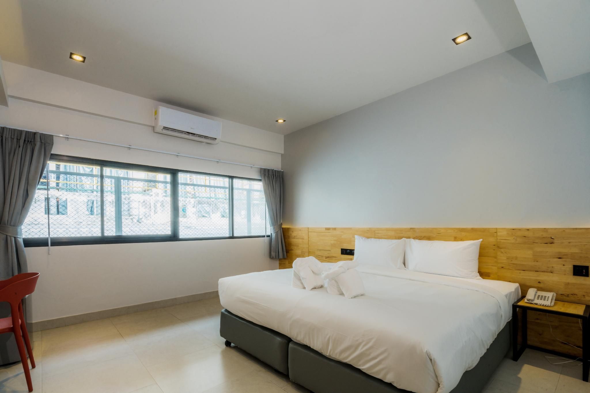 Standard Room with King Bed