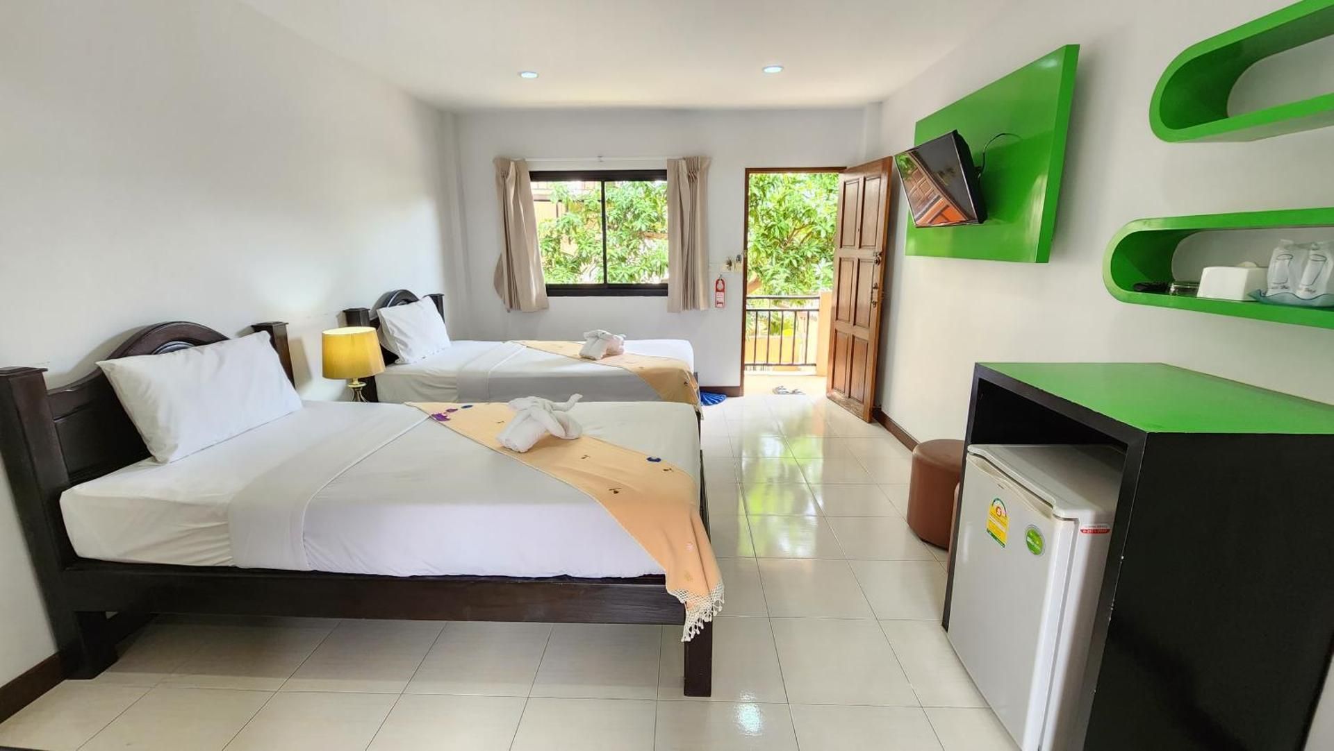 Panupong Hotel Standard Twin Bed with Air Condition