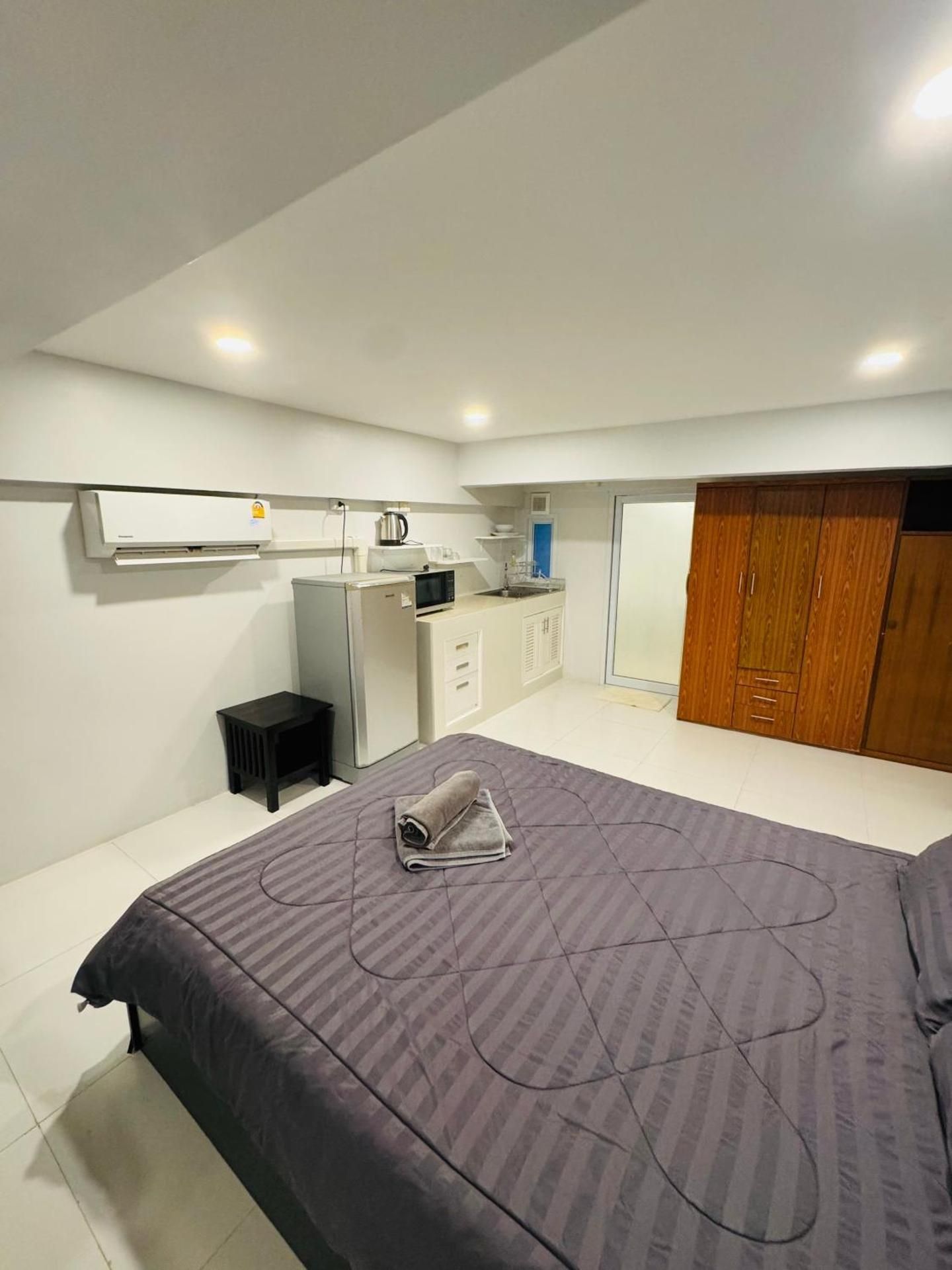Deluxe King Studio