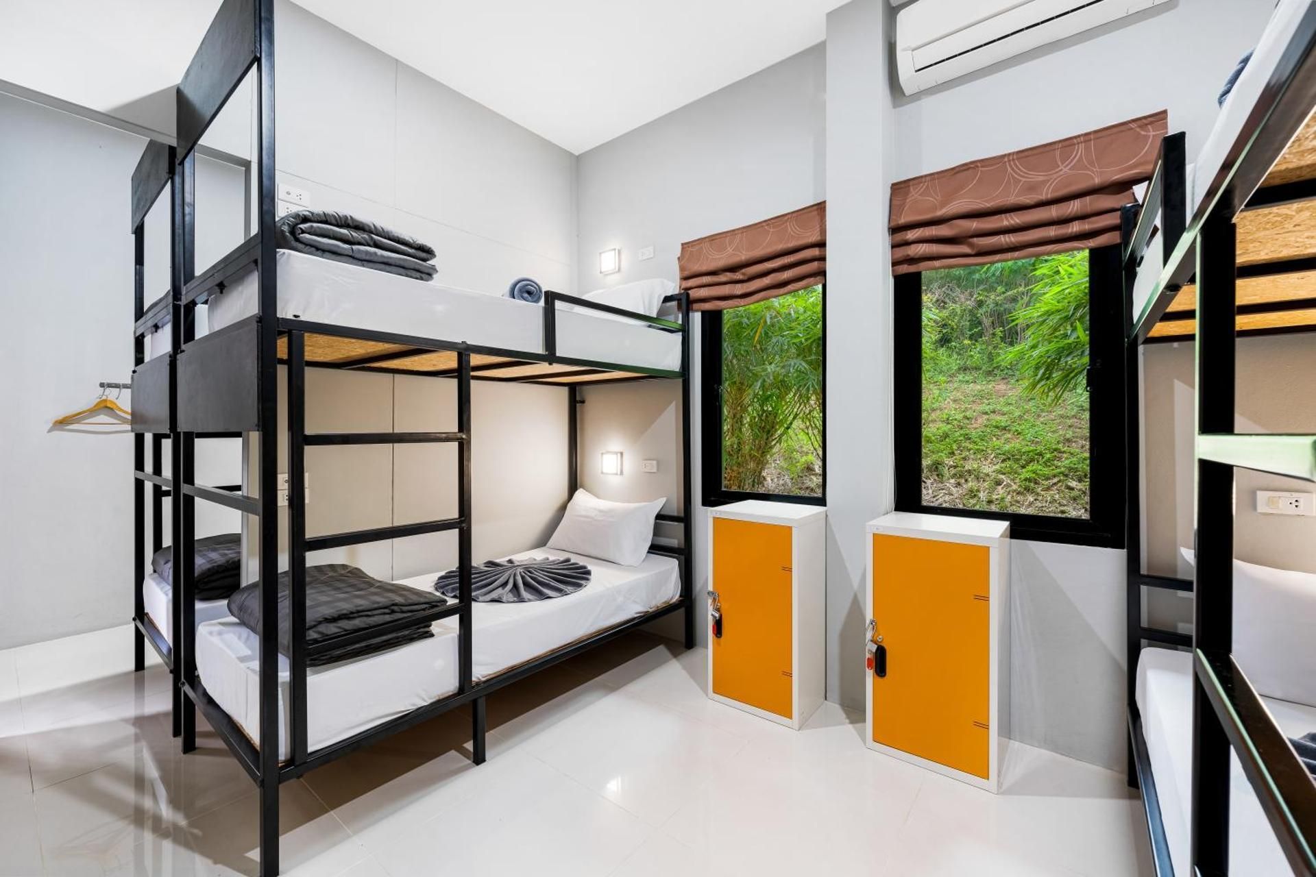 Chill Inn Samui Hostel and Restaurant Bunk Bed in Female Dormitory Room   2