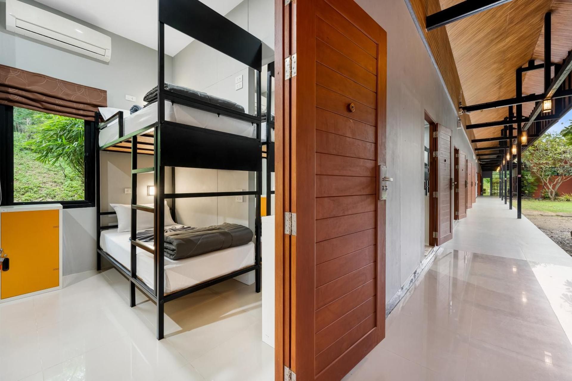 Chill Inn Samui Hostel and Restaurant Bed in 2-Bed Mixed Dormitory Room