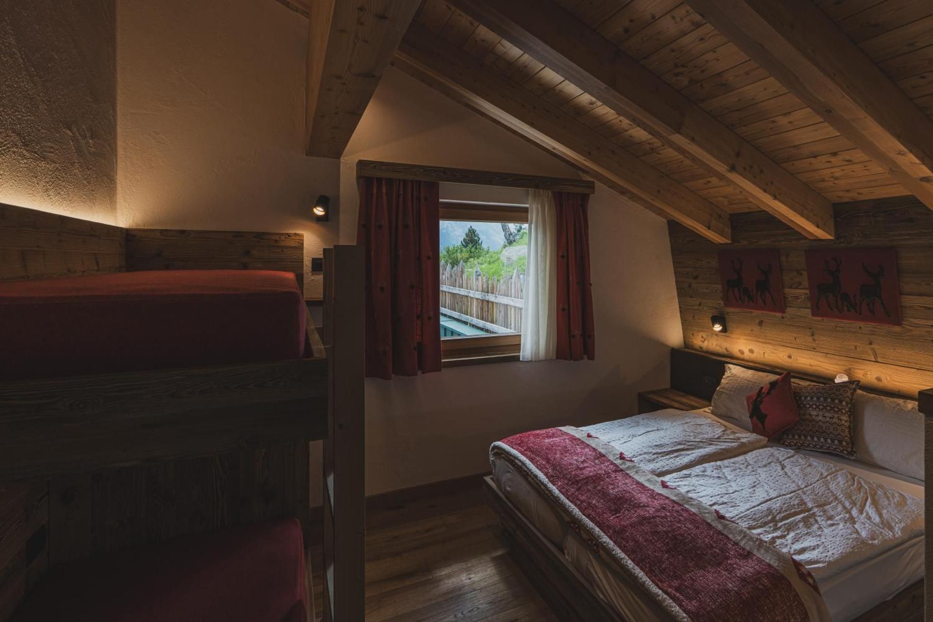 Quadruple Room with Mountain View