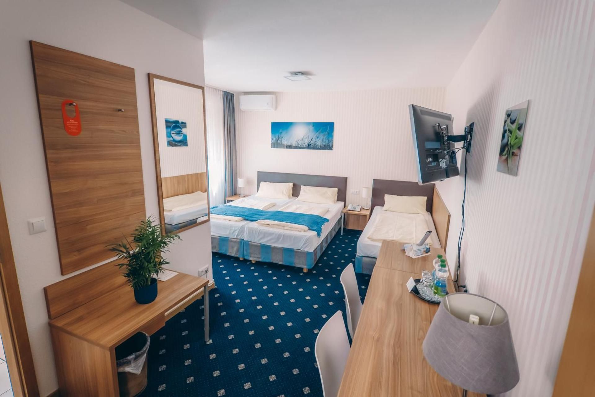 Triple Room