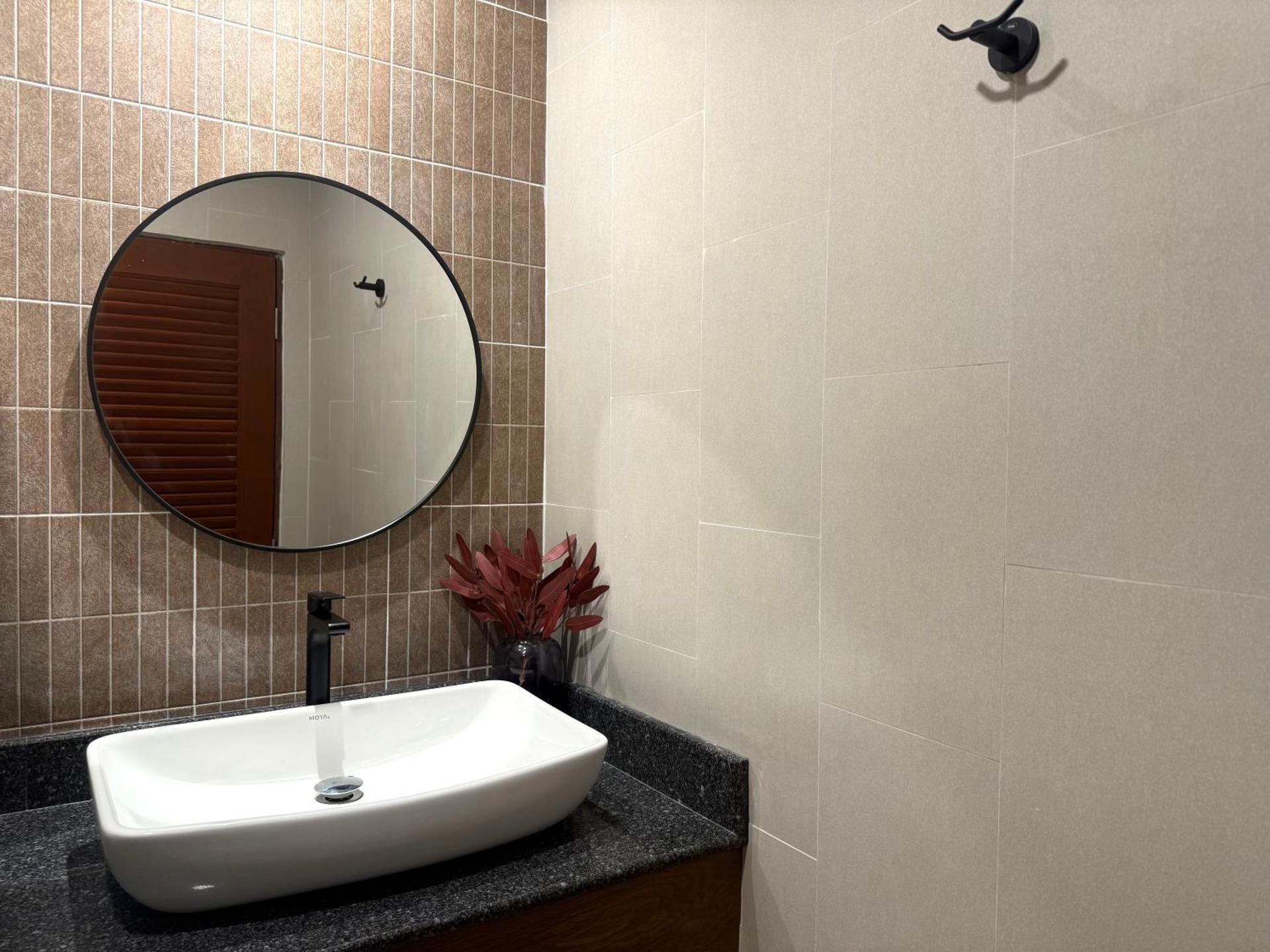 Little Stay Bophut - Samui Twin Room with Private Bathroom 3