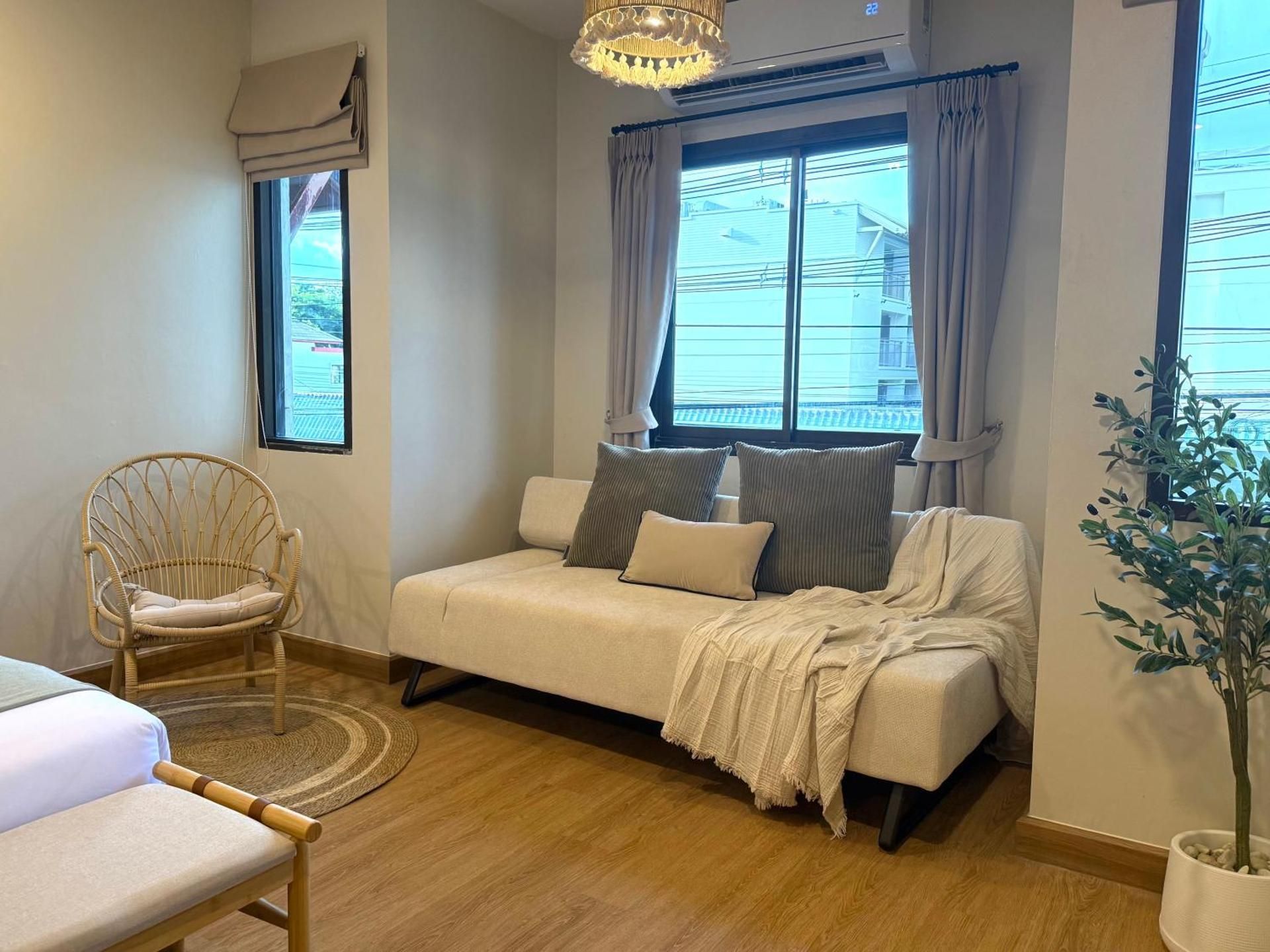 Little Stay Bophut - Samui Twin Room with Private Bathroom 2