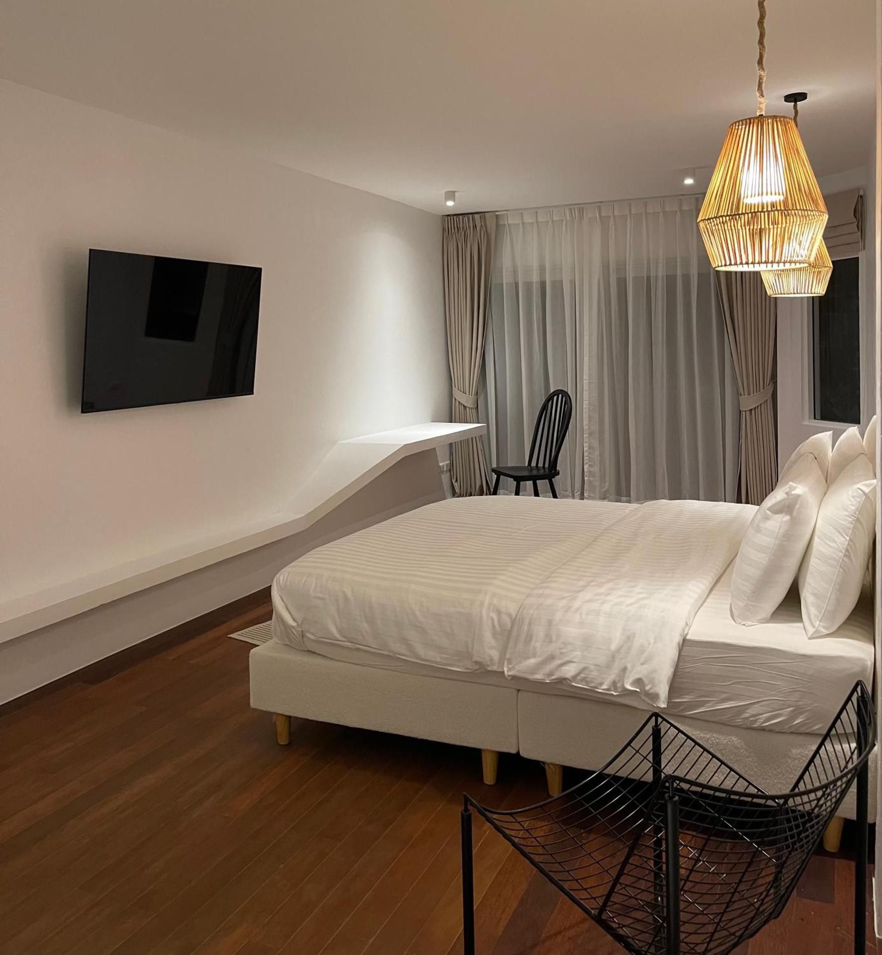 GOODTHINGS Cafe & Hotel Deluxe King Room 2