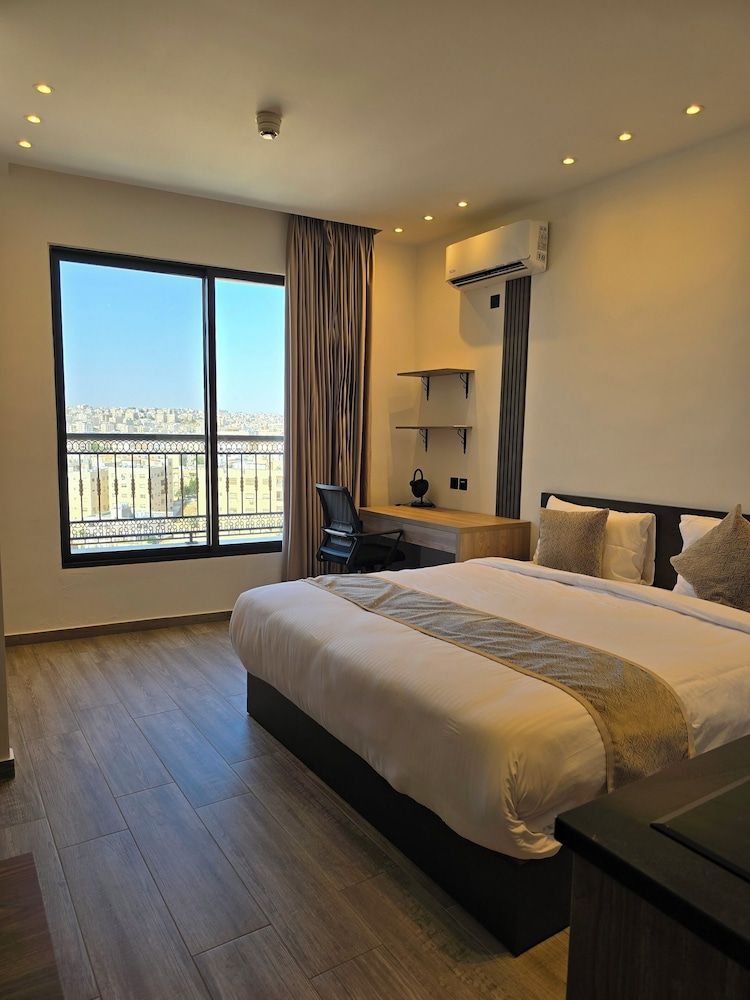 ALSHAKREEN SUITES Deluxe Room