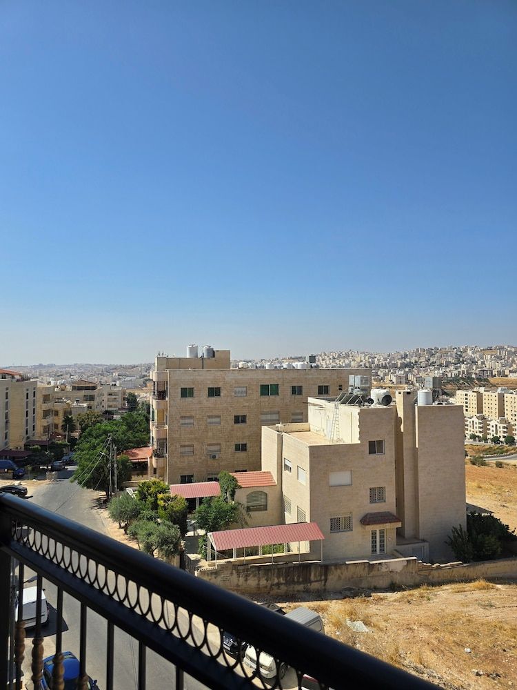 ALSHAKREEN SUITES Deluxe Room 2