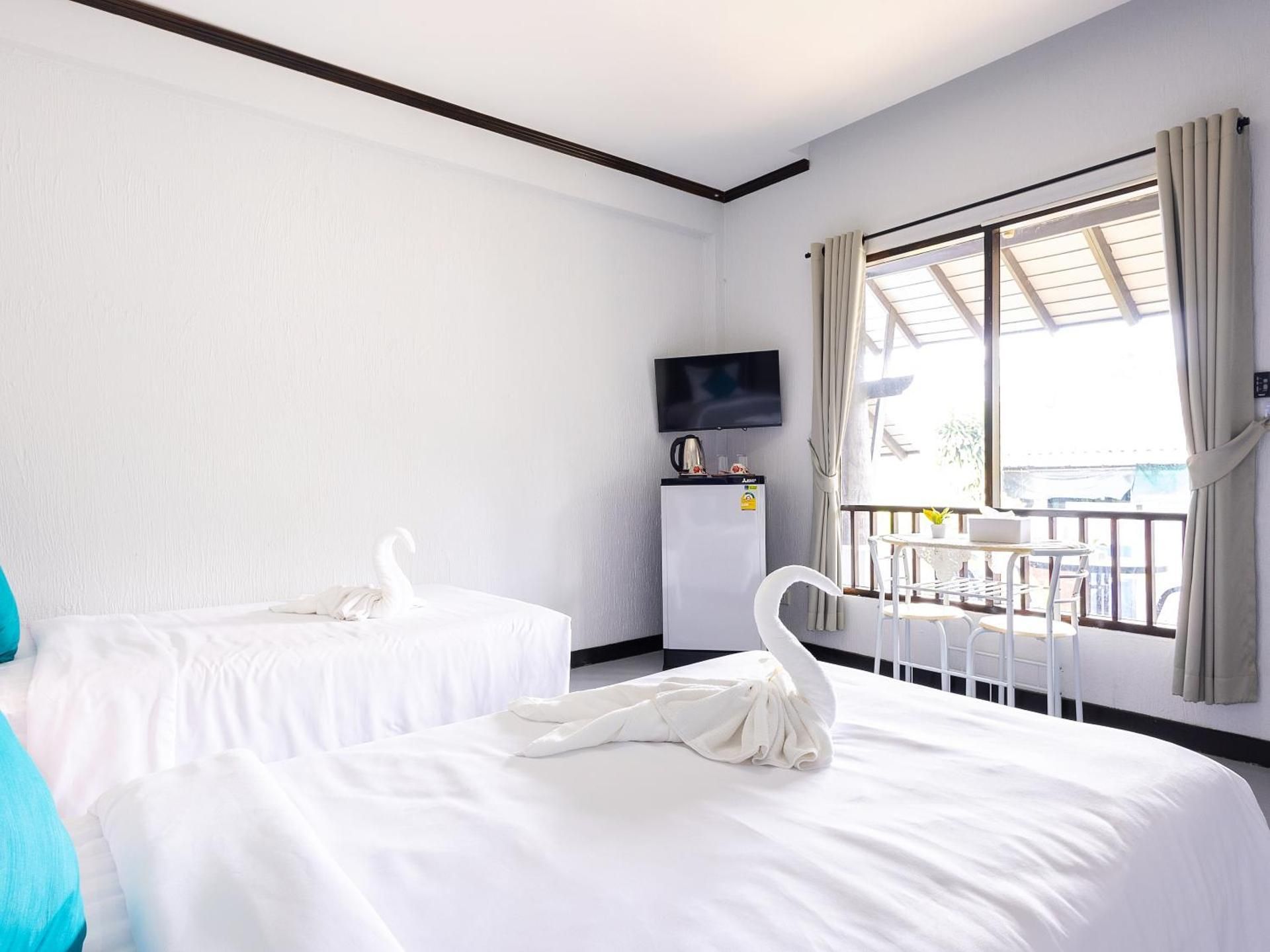 Standard Twin Room with Garden View