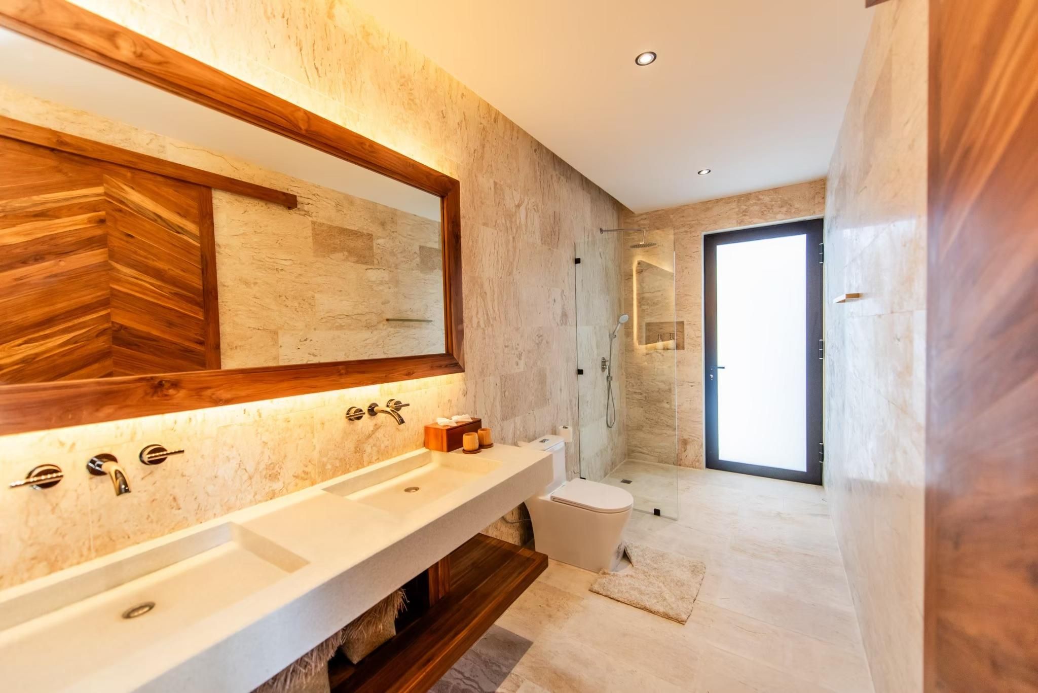 Grand 2-Bedroom Suite Ocean View with Balcony