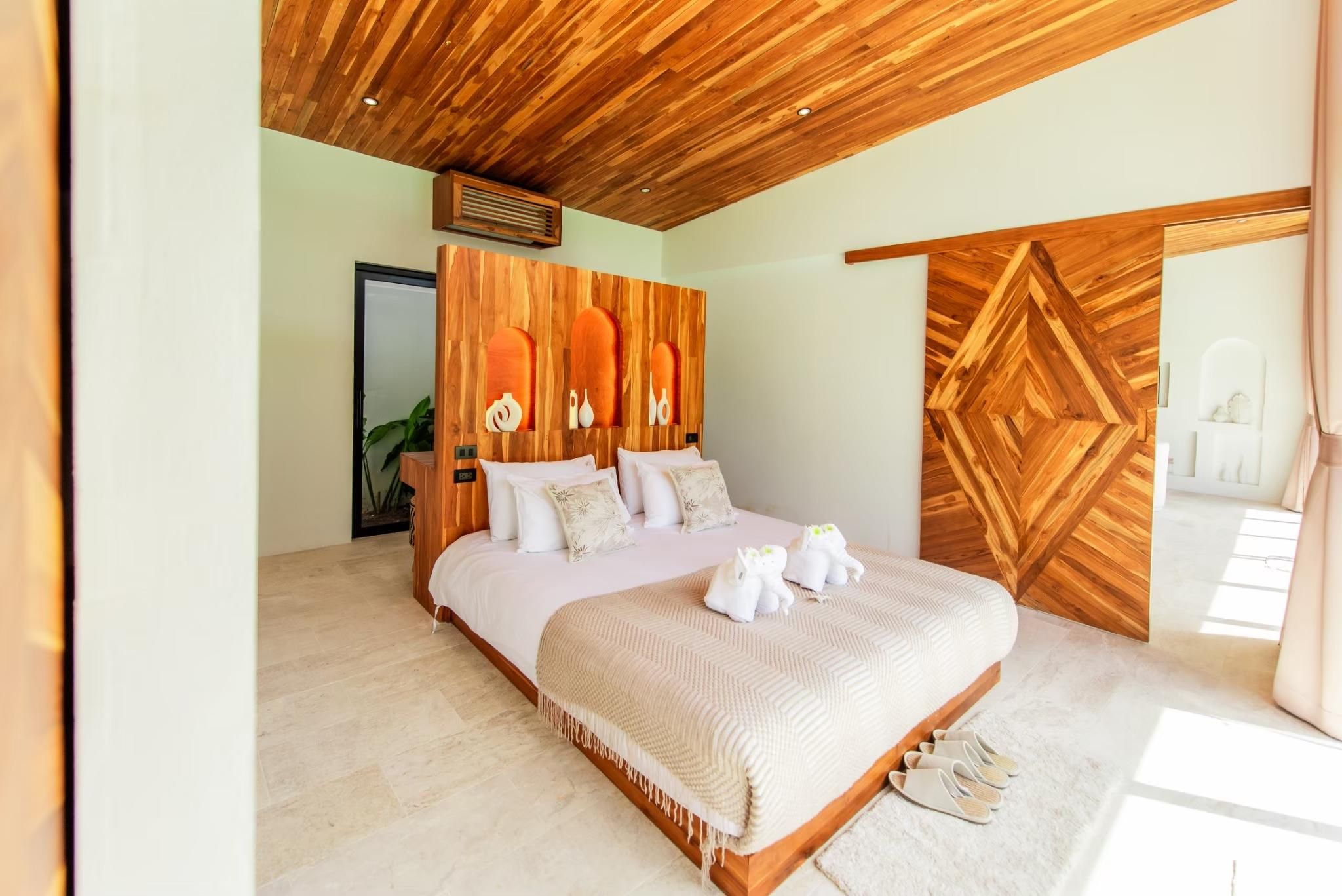 Grand 2-Bedroom Suite Ocean View with Balcony