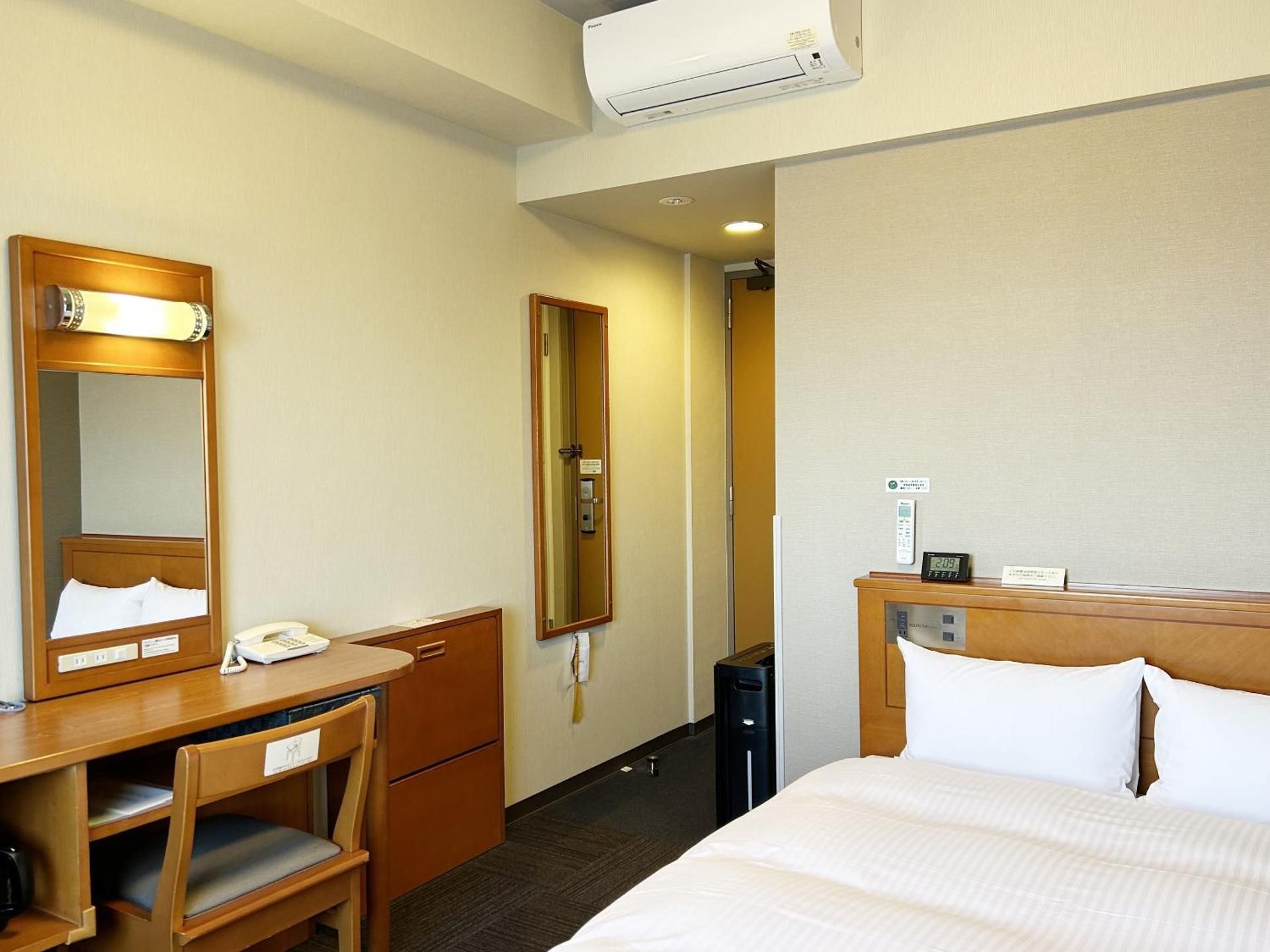 Semi Double Room - Non-Smoking