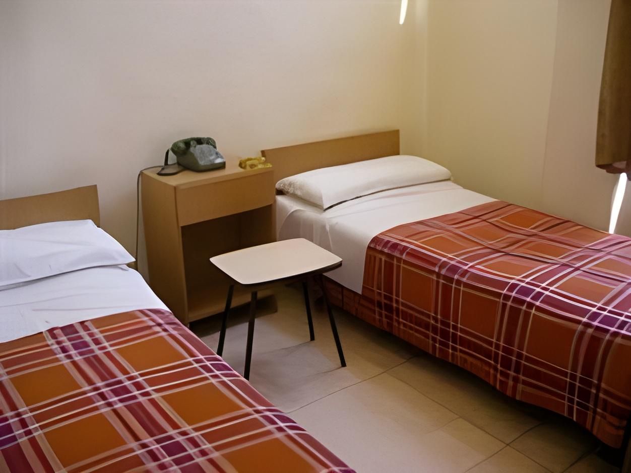 Double shared bathroom