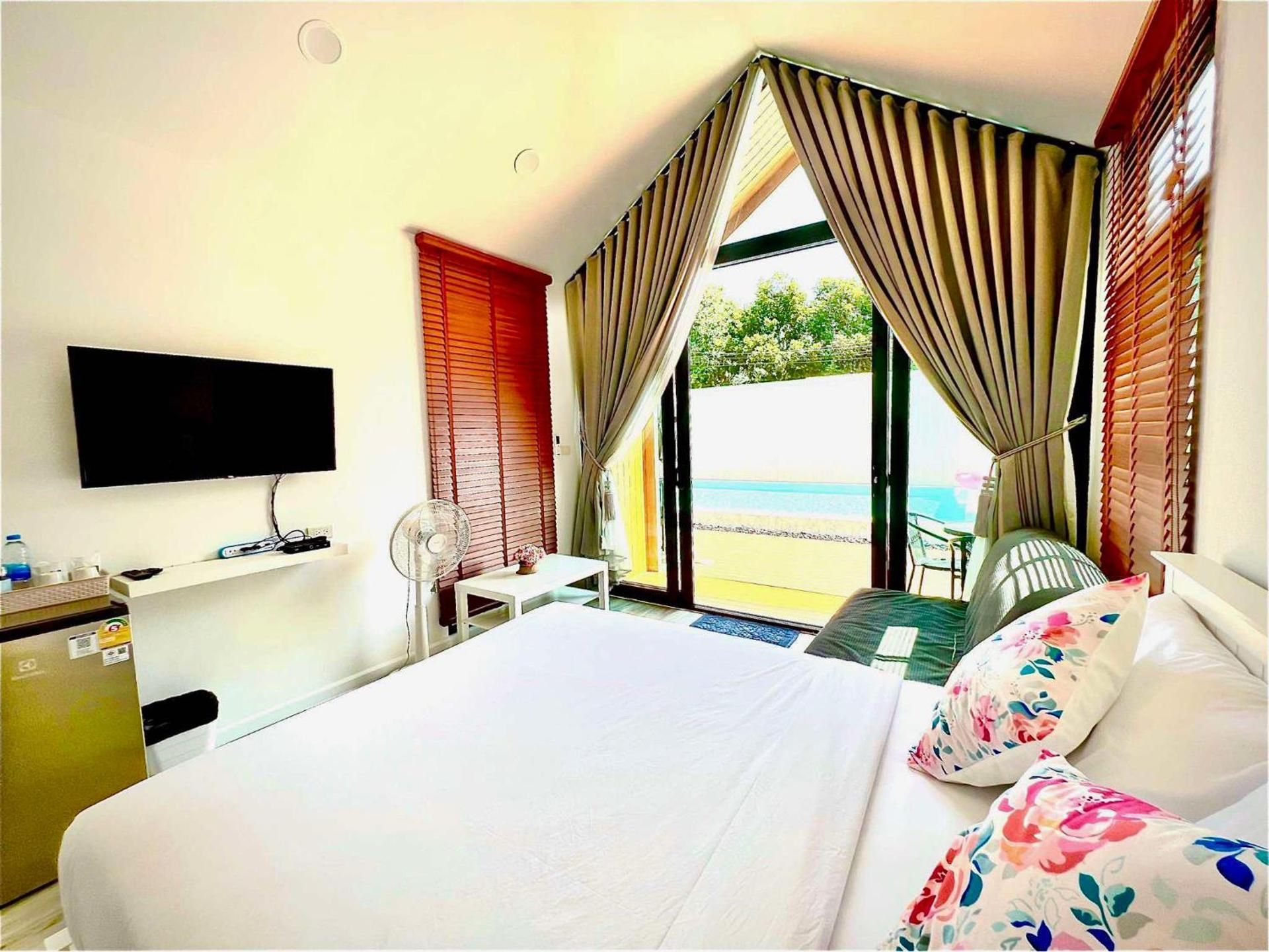 Deluxe Queen Room