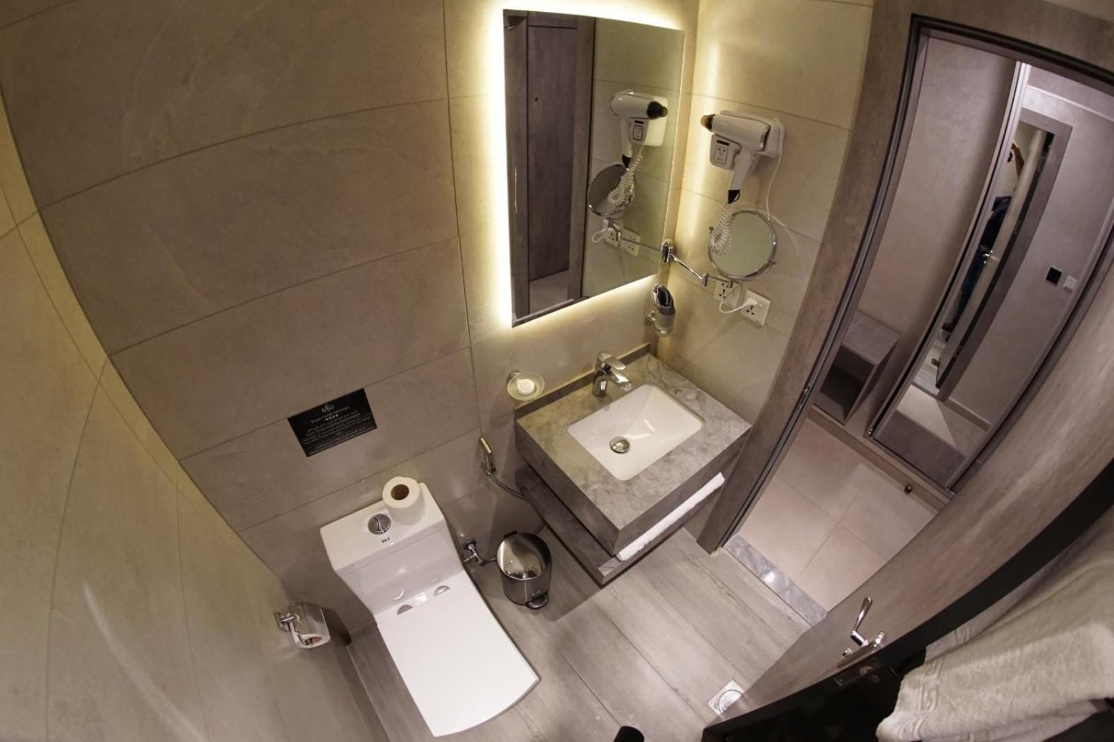 Family Room with Garden View