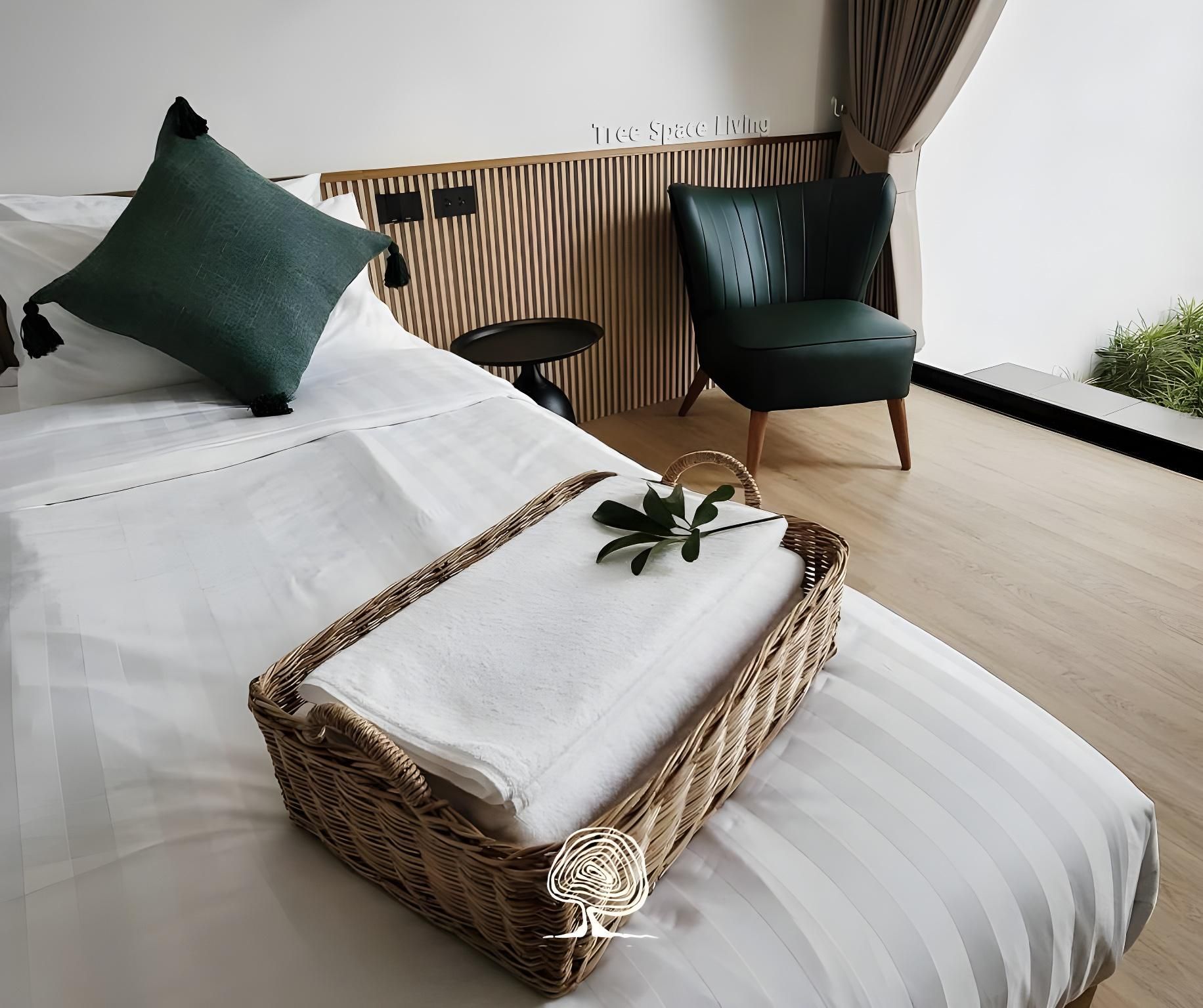 Tree Space Living Deluxe Suite