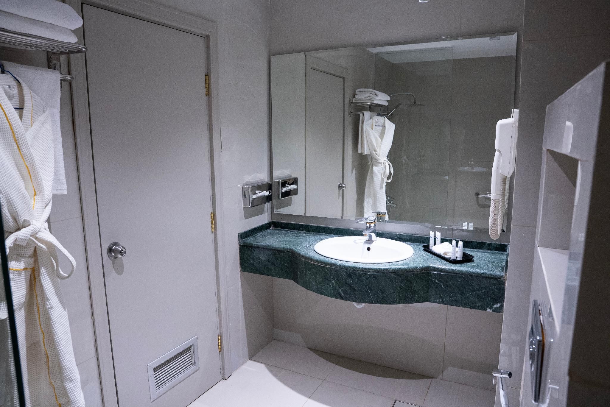 Armada Avenue Hotel Amman Twin City View - 2 Queen Bed 3