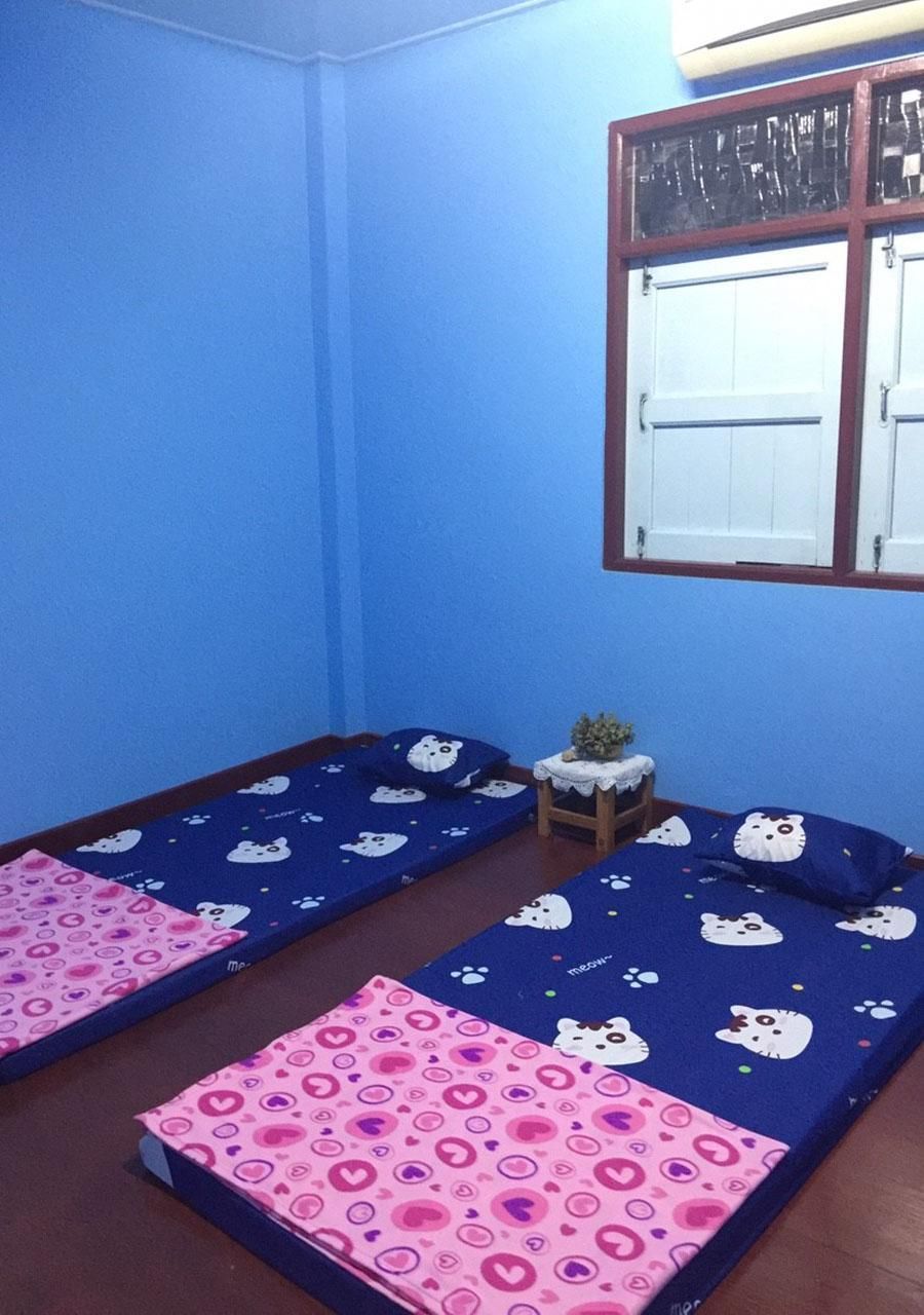Private Room for 3 People