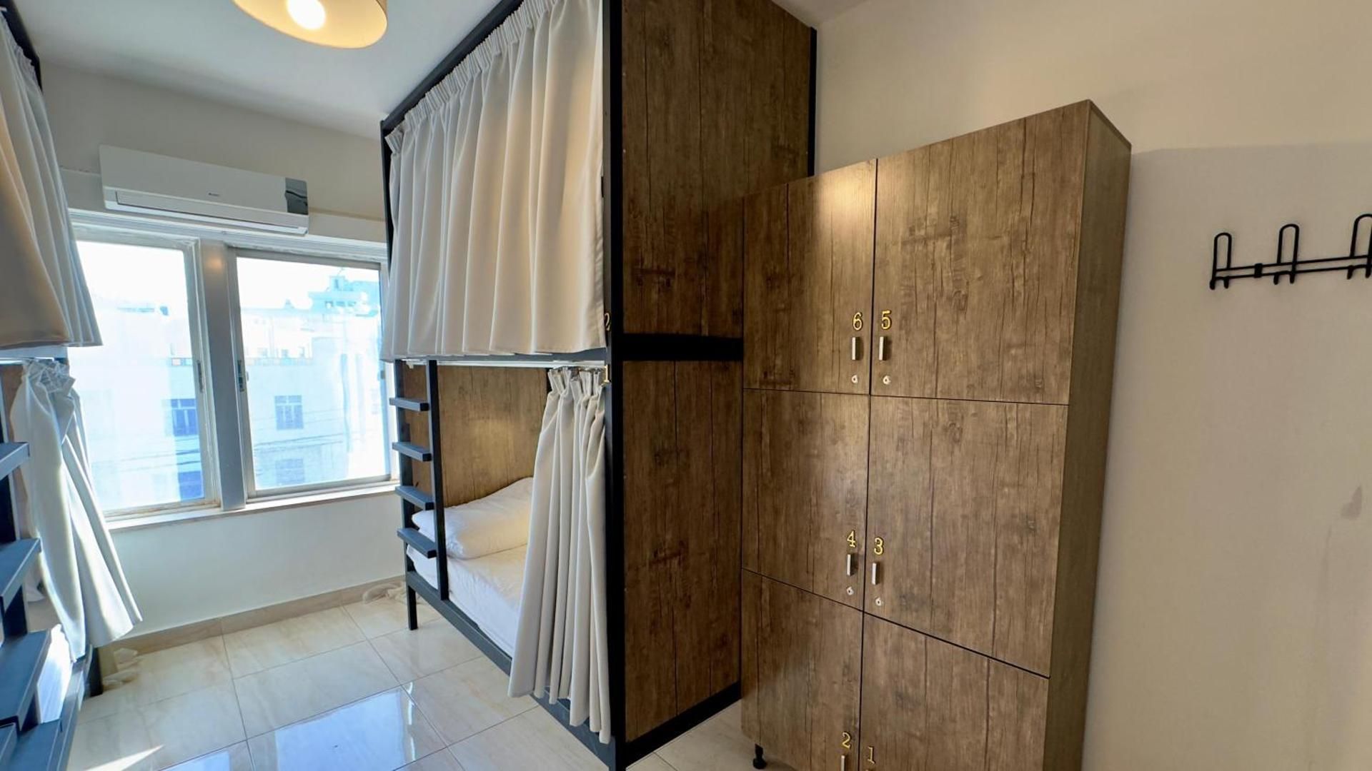 Standard dormitory female