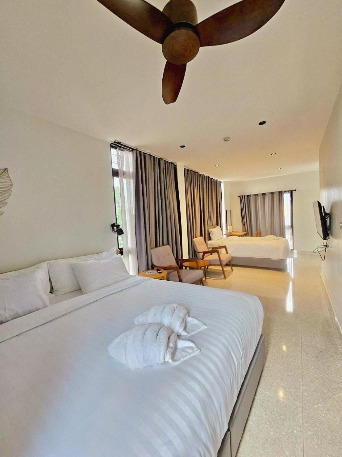 Deluxe Double Double Room