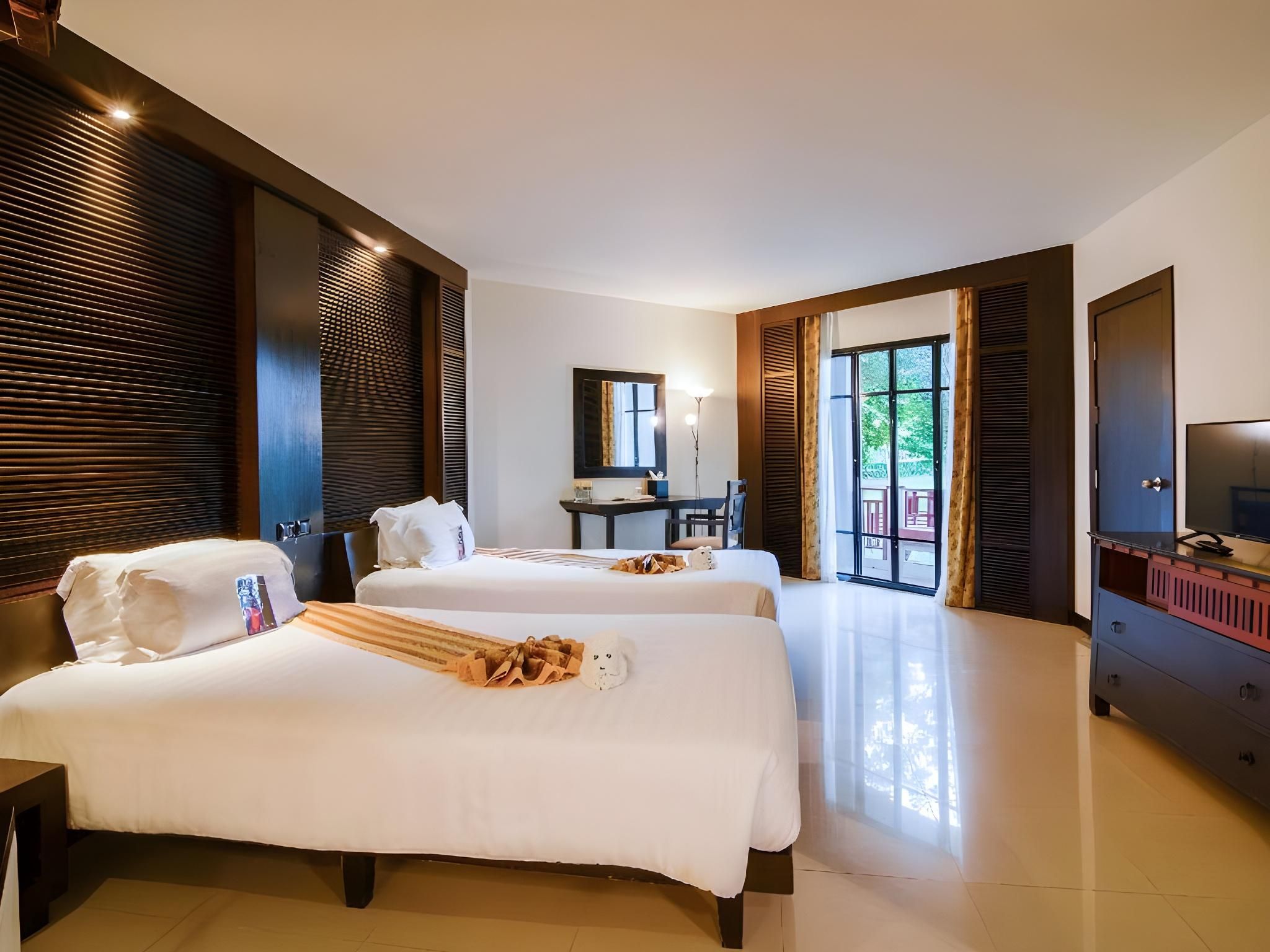 Superior Double or Twin Room with Pool View