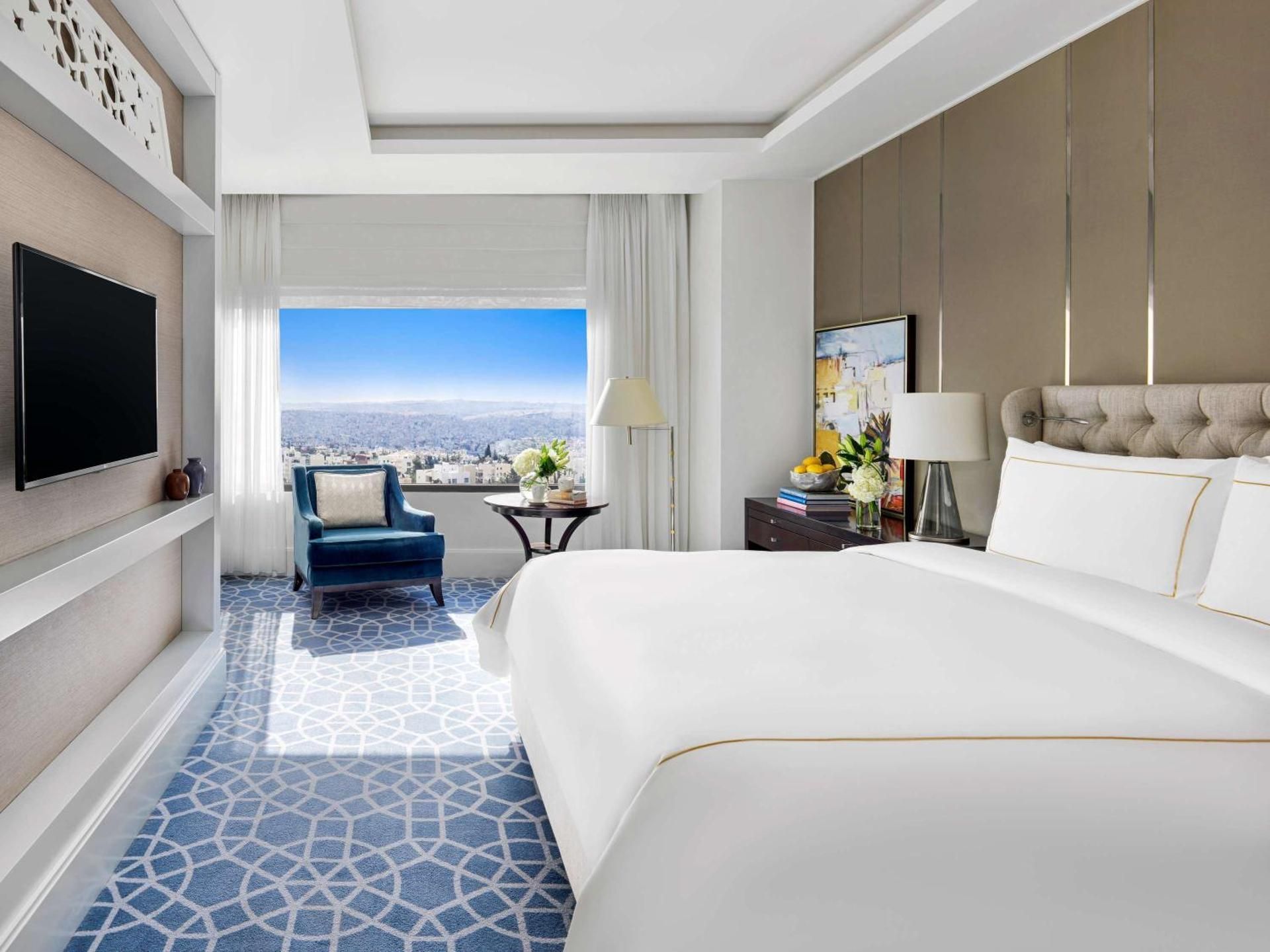 Fairmont King Room - Non-Smoking/Accessible