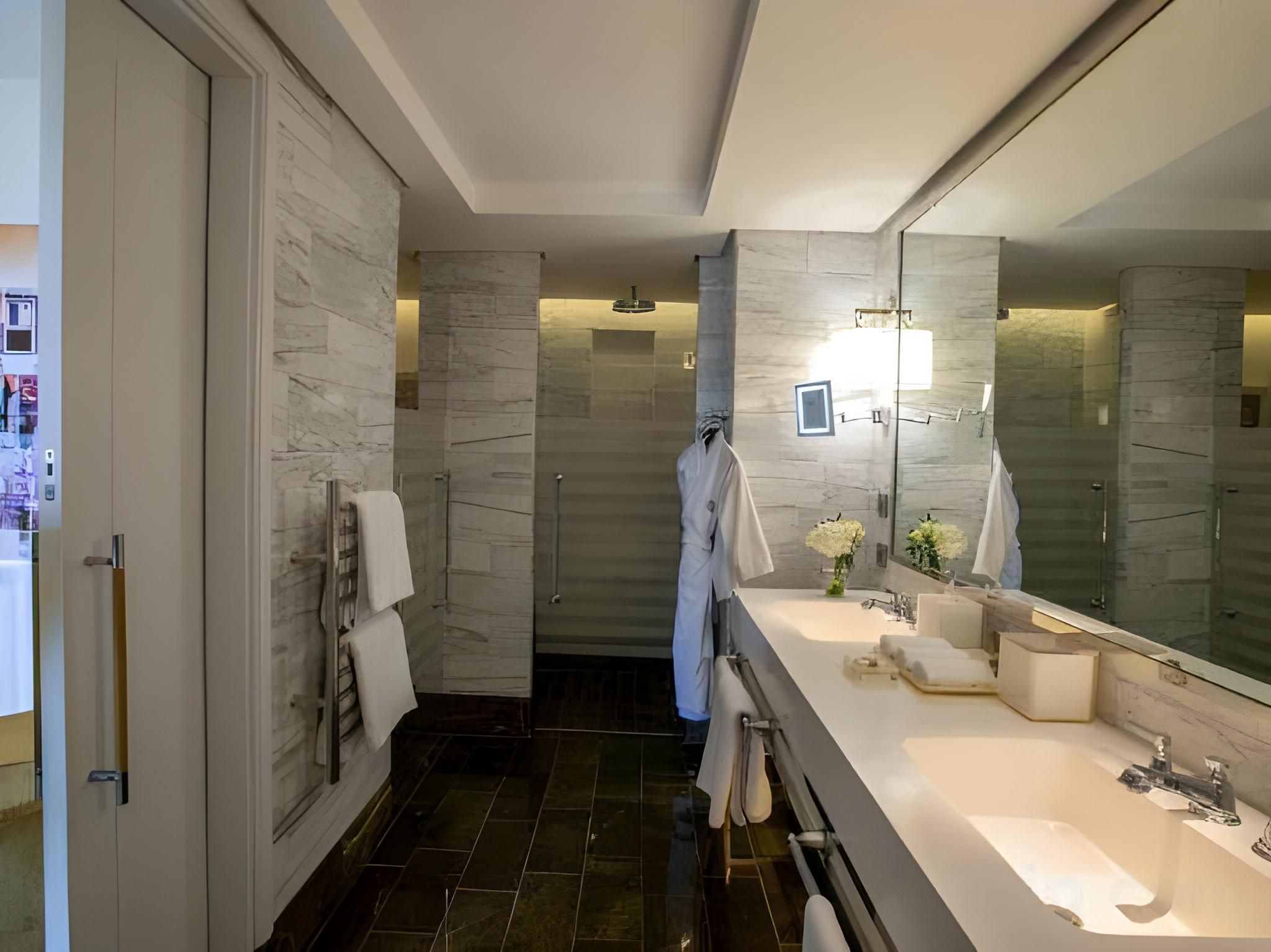 Fairmont King Room - Non-Smoking/Accessible