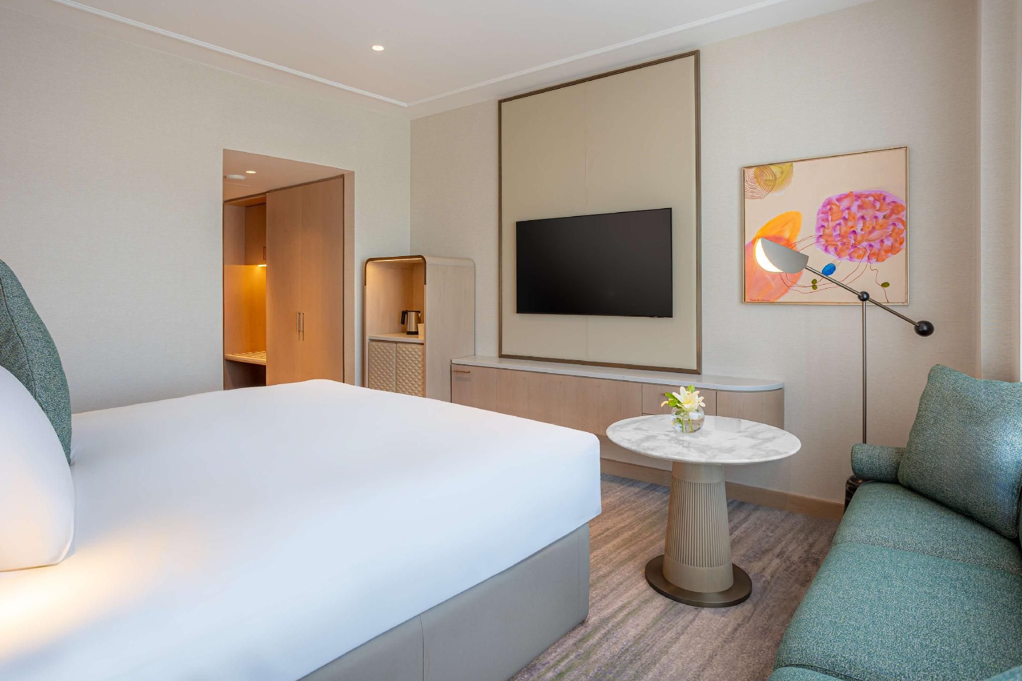 Double Deluxe Accessible Room