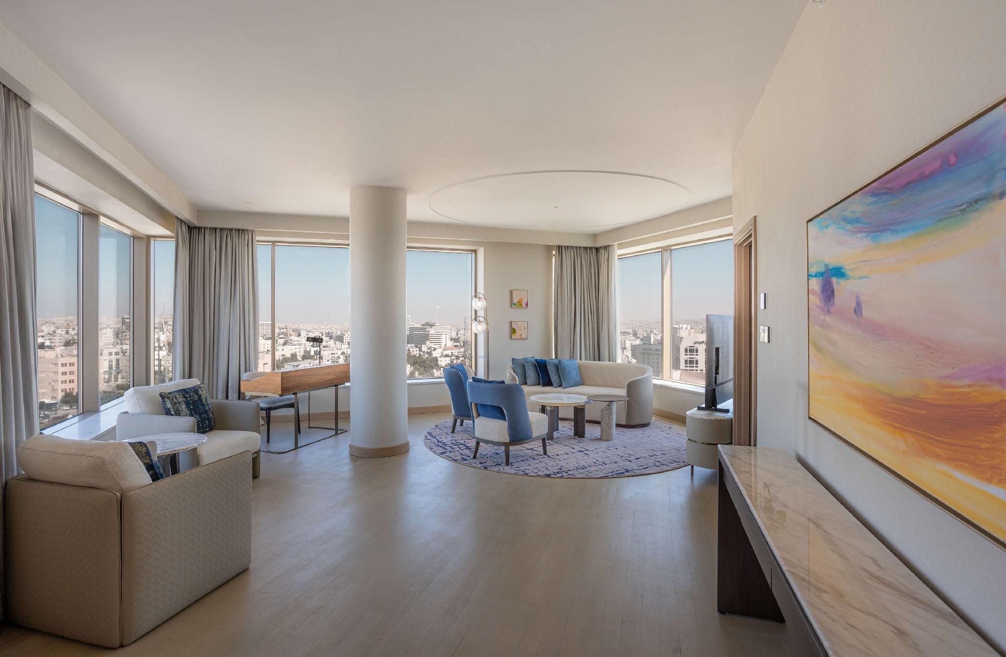 King Club Signia Ambassador Suite