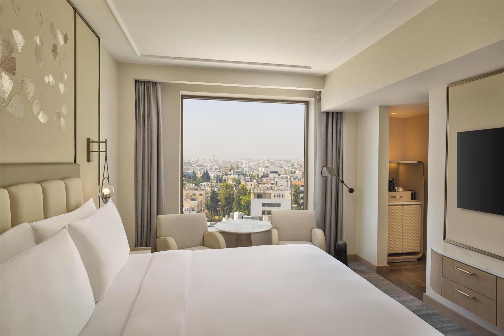 King Deluxe Corner Room