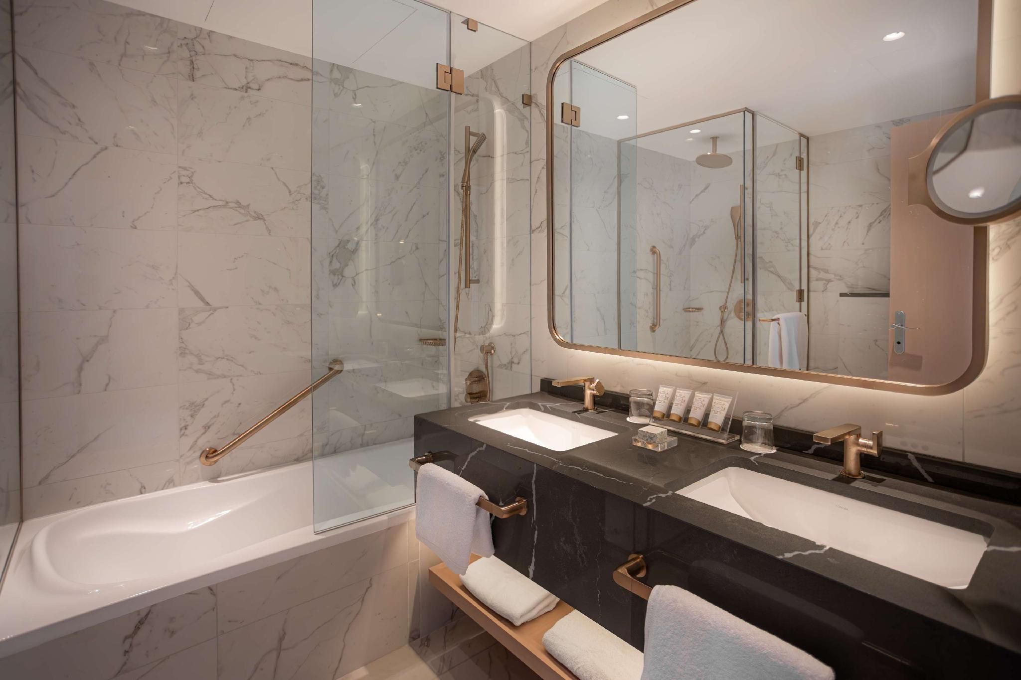 KING ONE BEDROOM SUITE