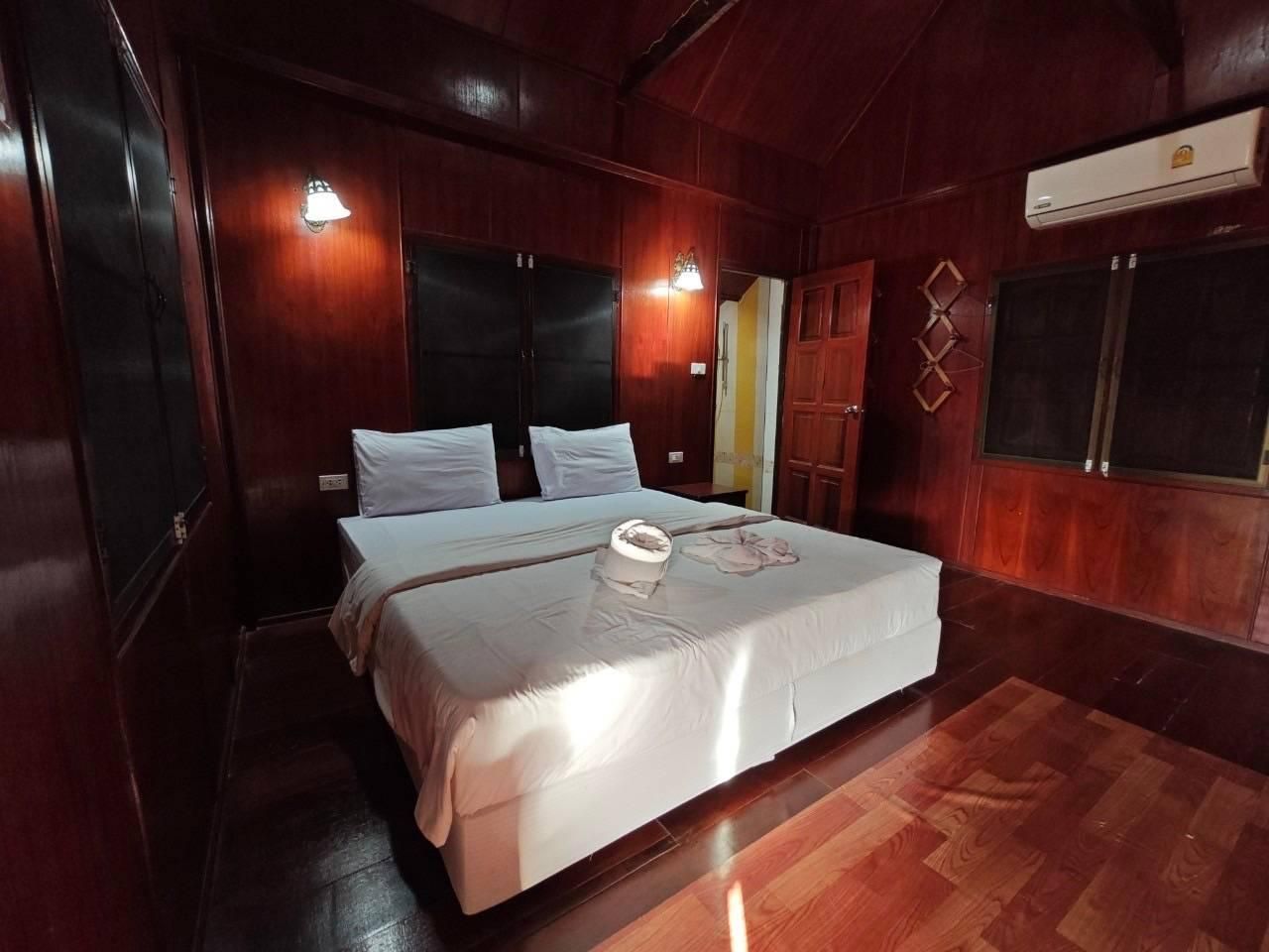 Vintage Cabin