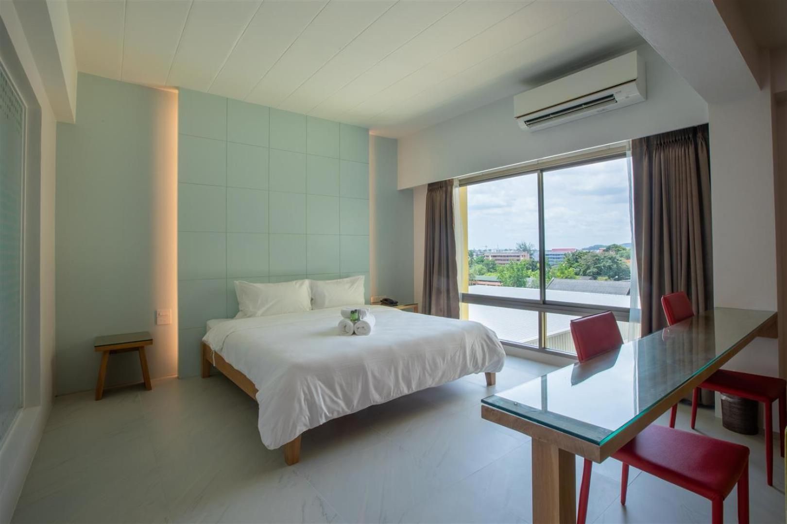 Deluxe Suite