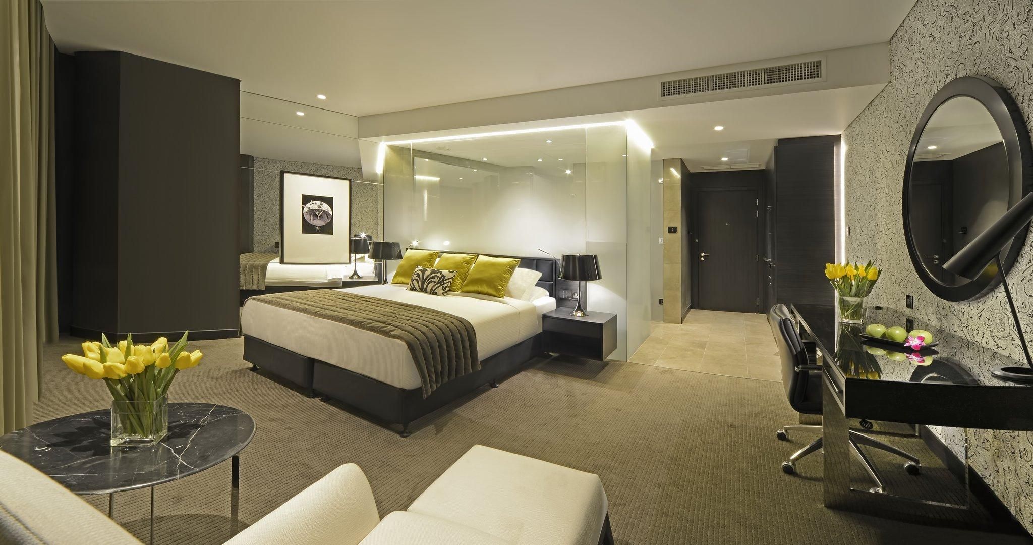 Guest Room - King Bed