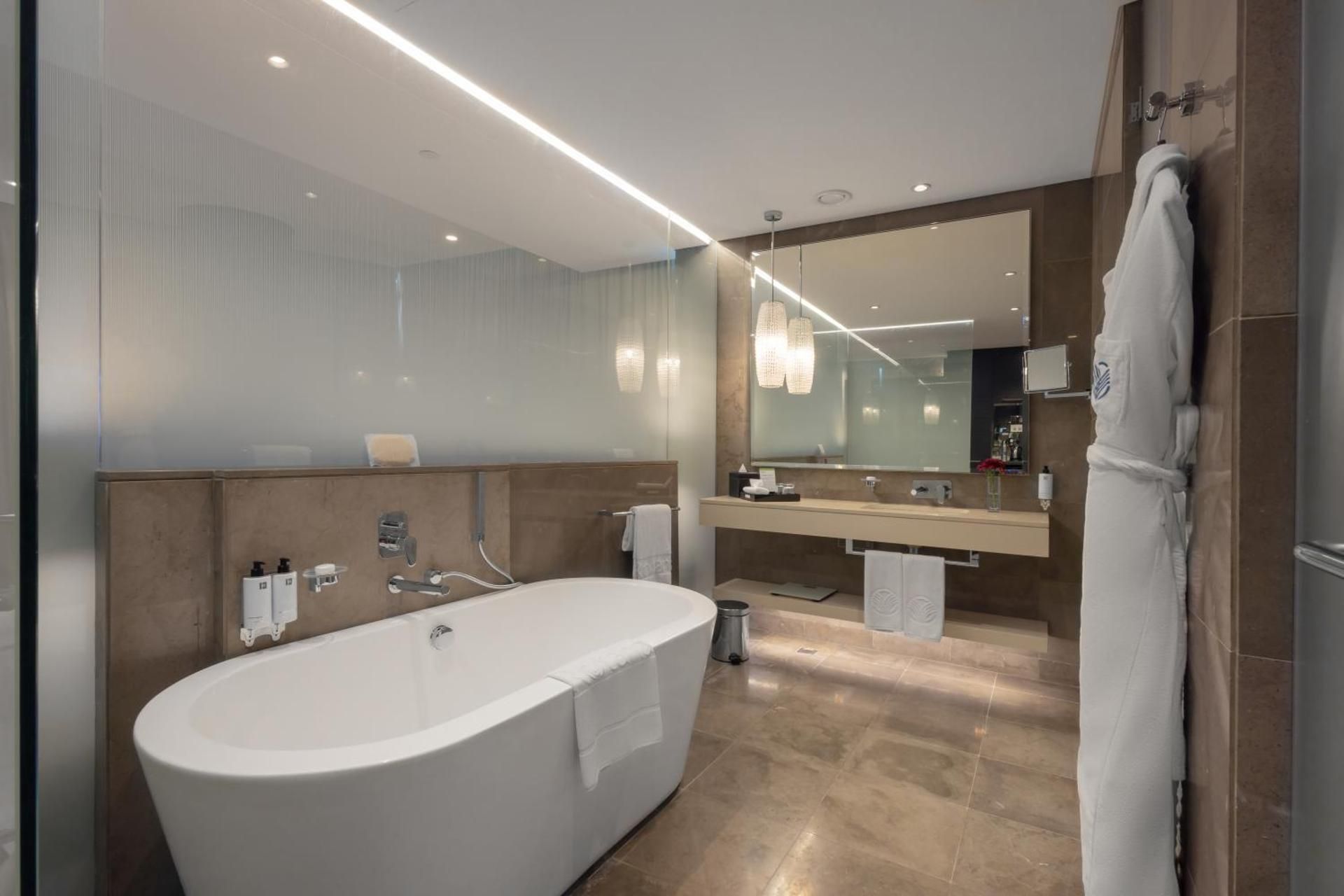 Large Corner Room with King Bed