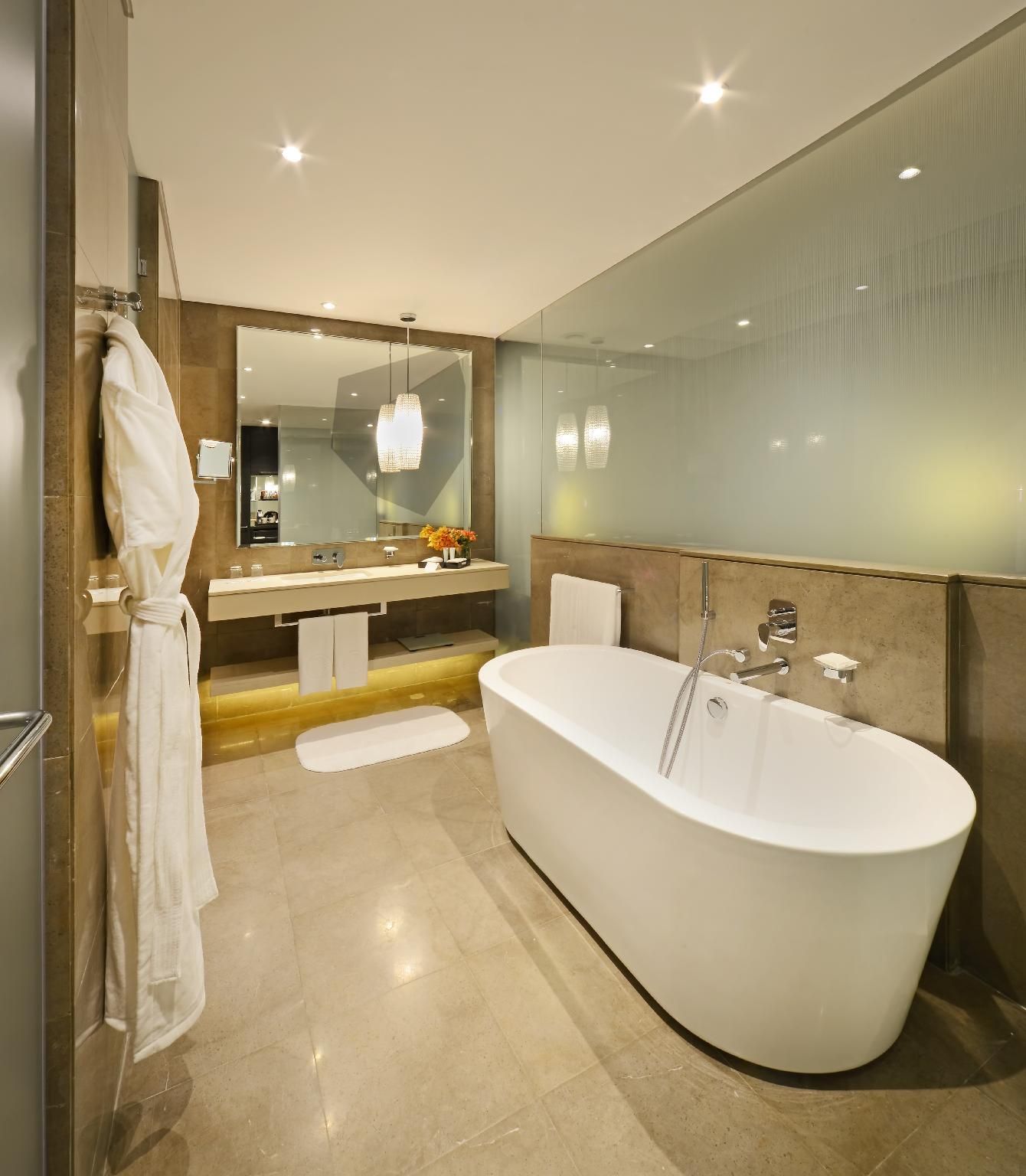 Guest Room - King Bed