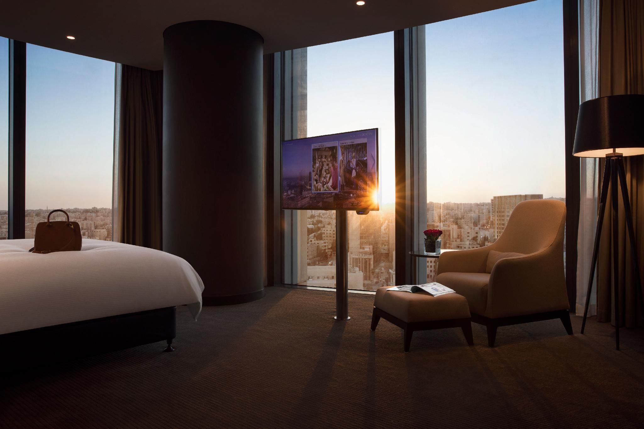 Guest Room - King Bed