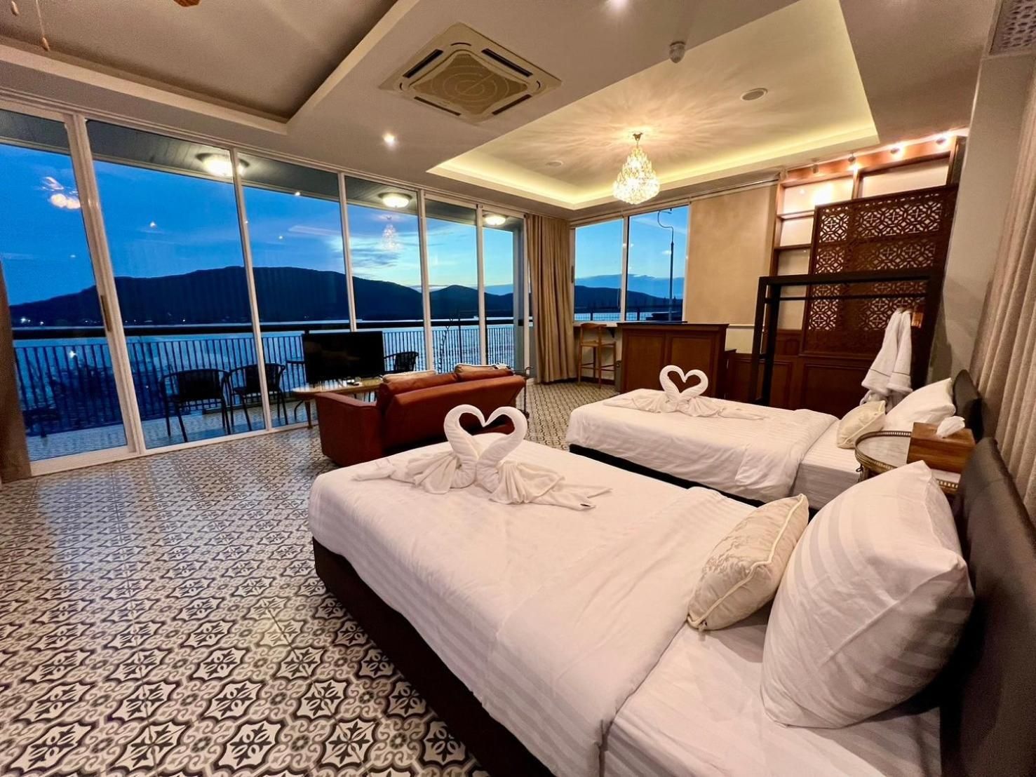 Twin Room with Sea View