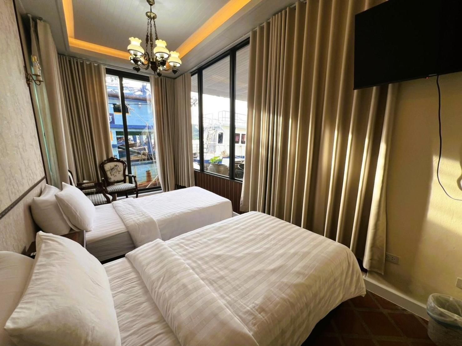 Deluxe Double or Twin Room with Sea View