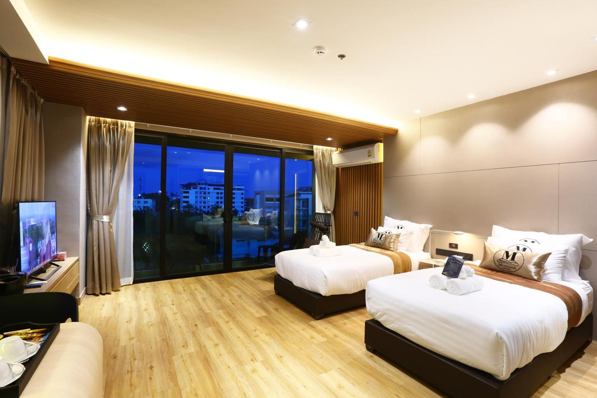 Deluxe King Bed