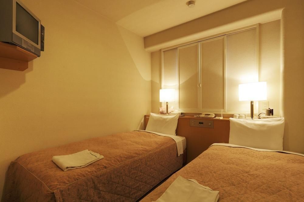 Small Twin Room - Non-Smoking