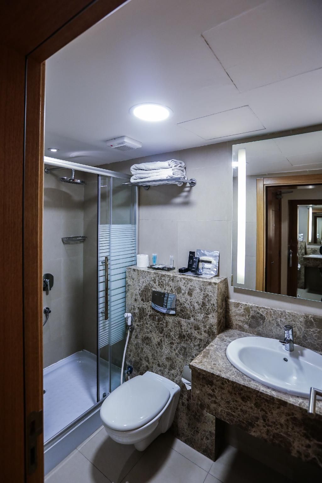 Double Or Twin - Private Bathroom
