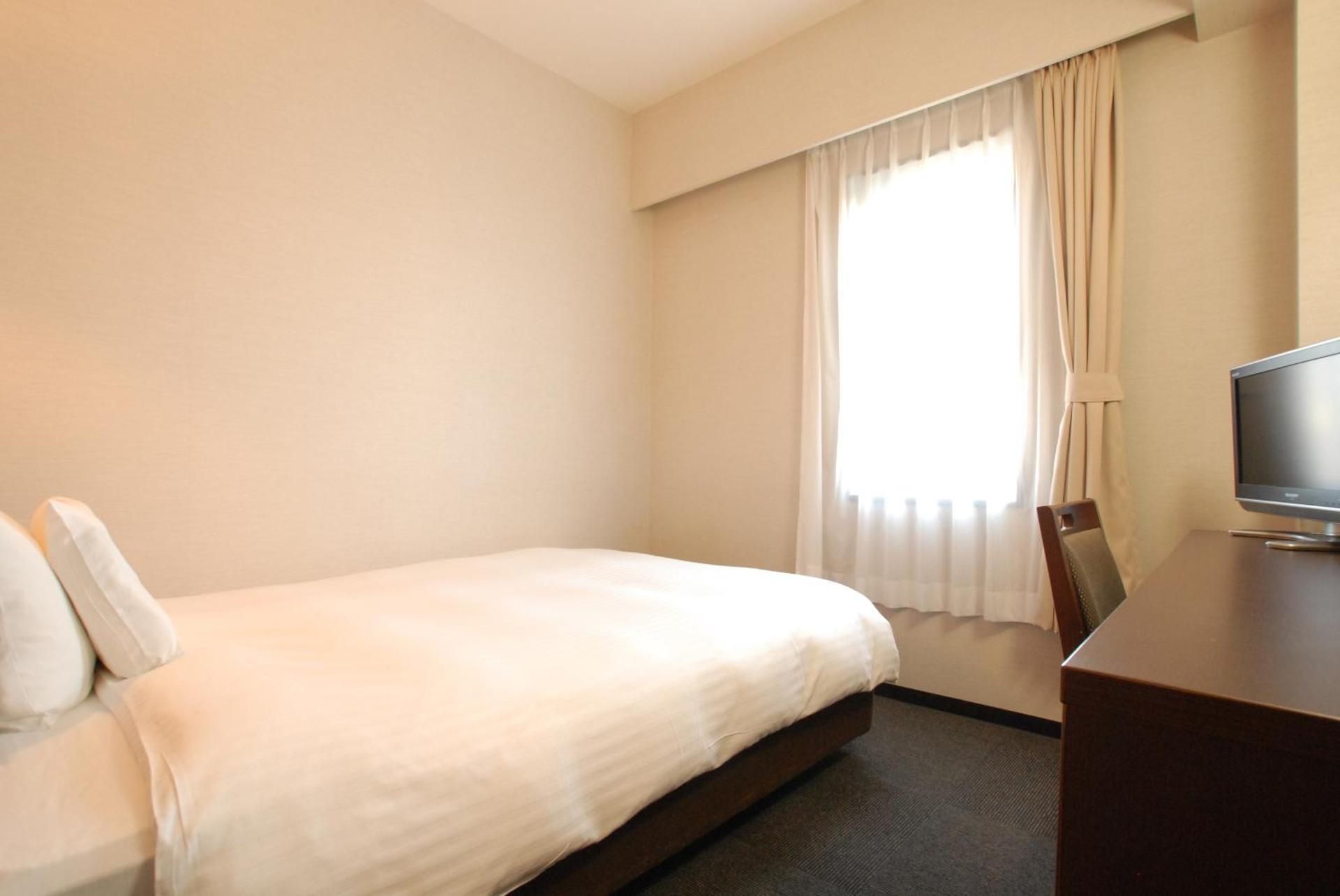 No-Room-Cleaning-Service - Single Room - Smoking