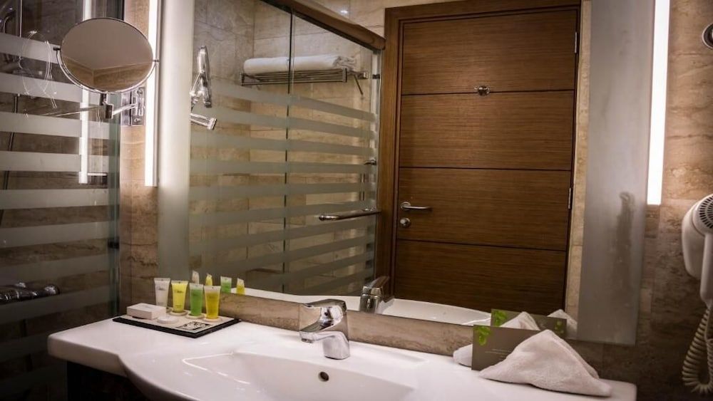 Olive Tree Amman Superior Twin Room 4